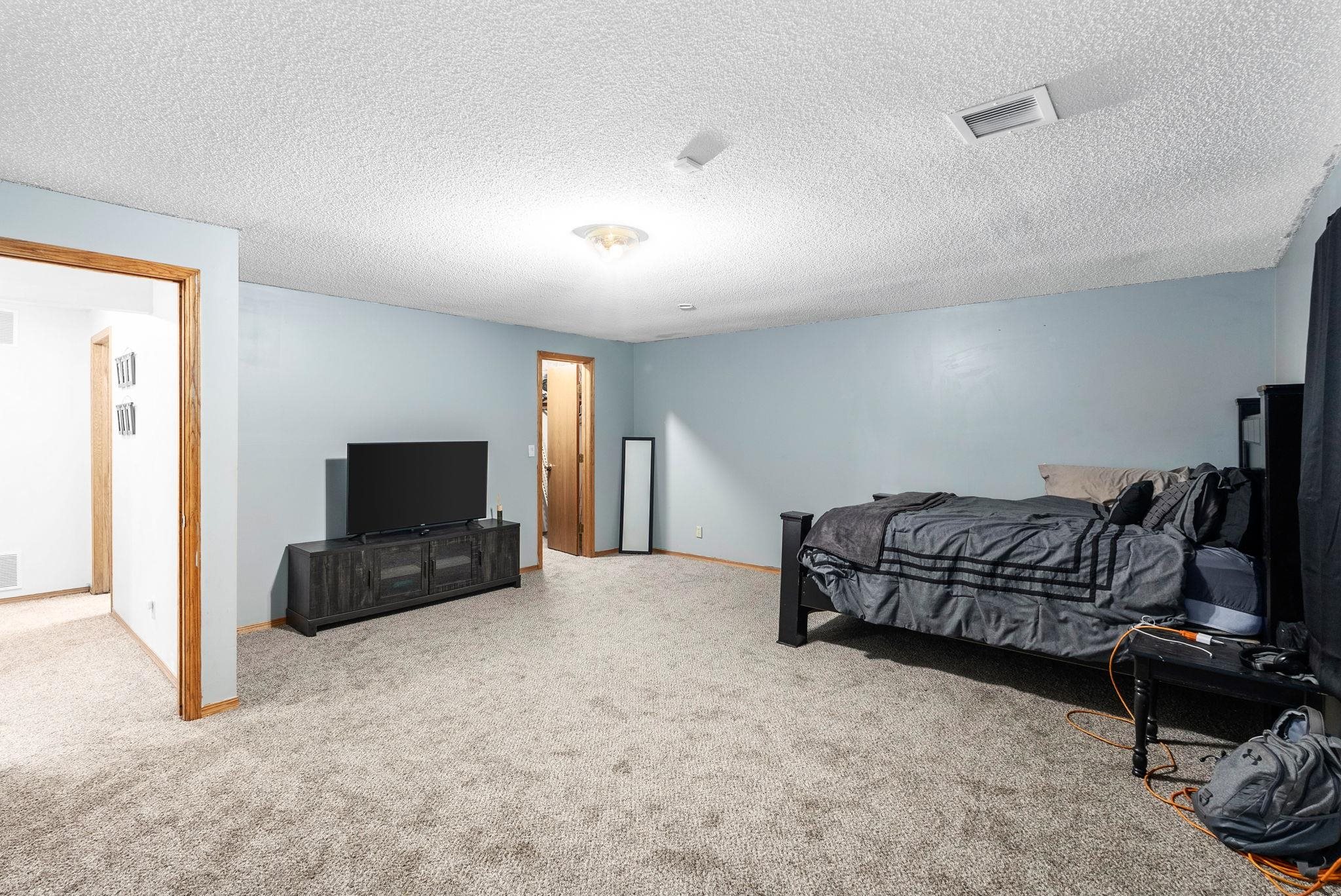 2801 N Fox Pointe Cir, Wichita, Kansas image 25