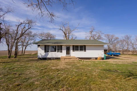 5226 SW 48th St, Newton, KS MLS: 652212