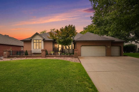 Homes For Sale - 2411 N High Point Cir<br/> Wichita, KS 67205
