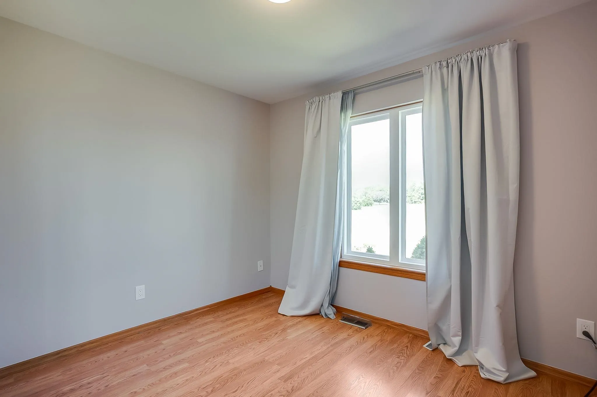 Wichita, Kansas 67210, United States, 3 Bedrooms Bedrooms, ,3 BathroomsBathrooms,Residential,Active,218836