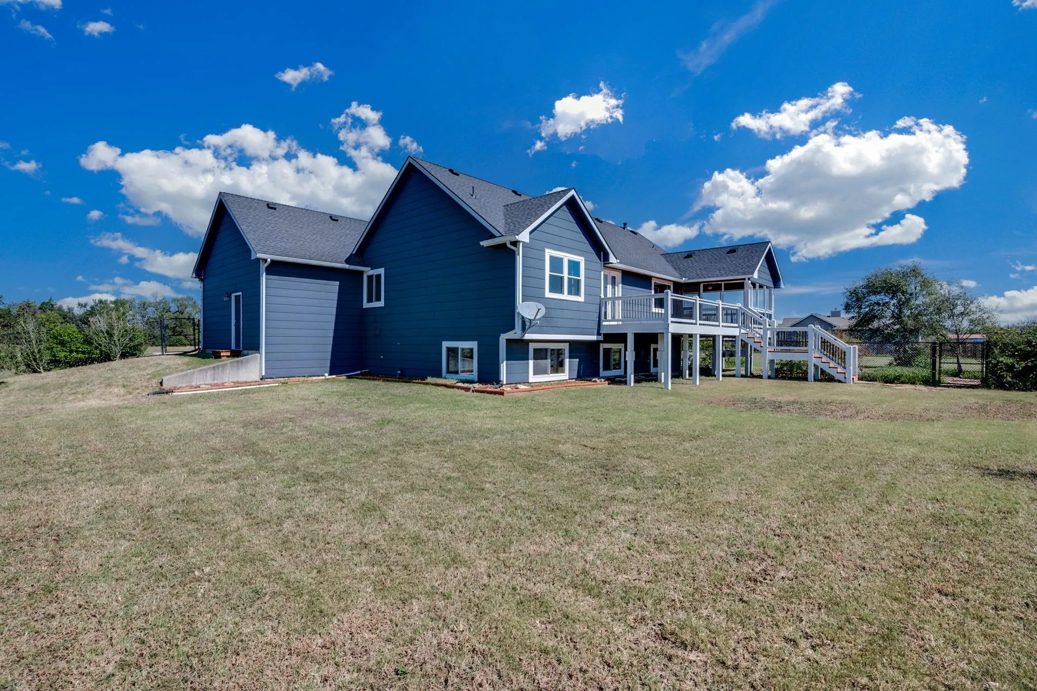 Wichita, Kansas 67210, United States, 3 Bedrooms Bedrooms, ,3 BathroomsBathrooms,Residential,Active,218836