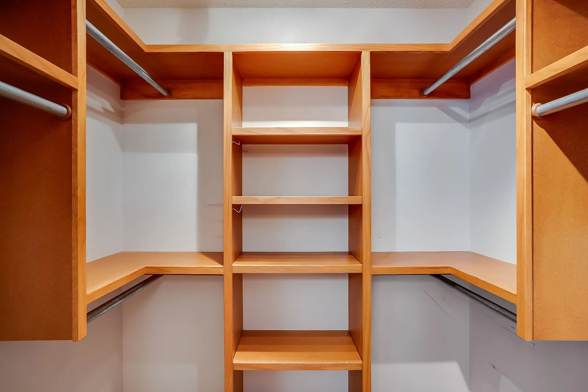 Wichita, Kansas 67210, United States, 3 Bedrooms Bedrooms, ,3 BathroomsBathrooms,Residential,Active,218836