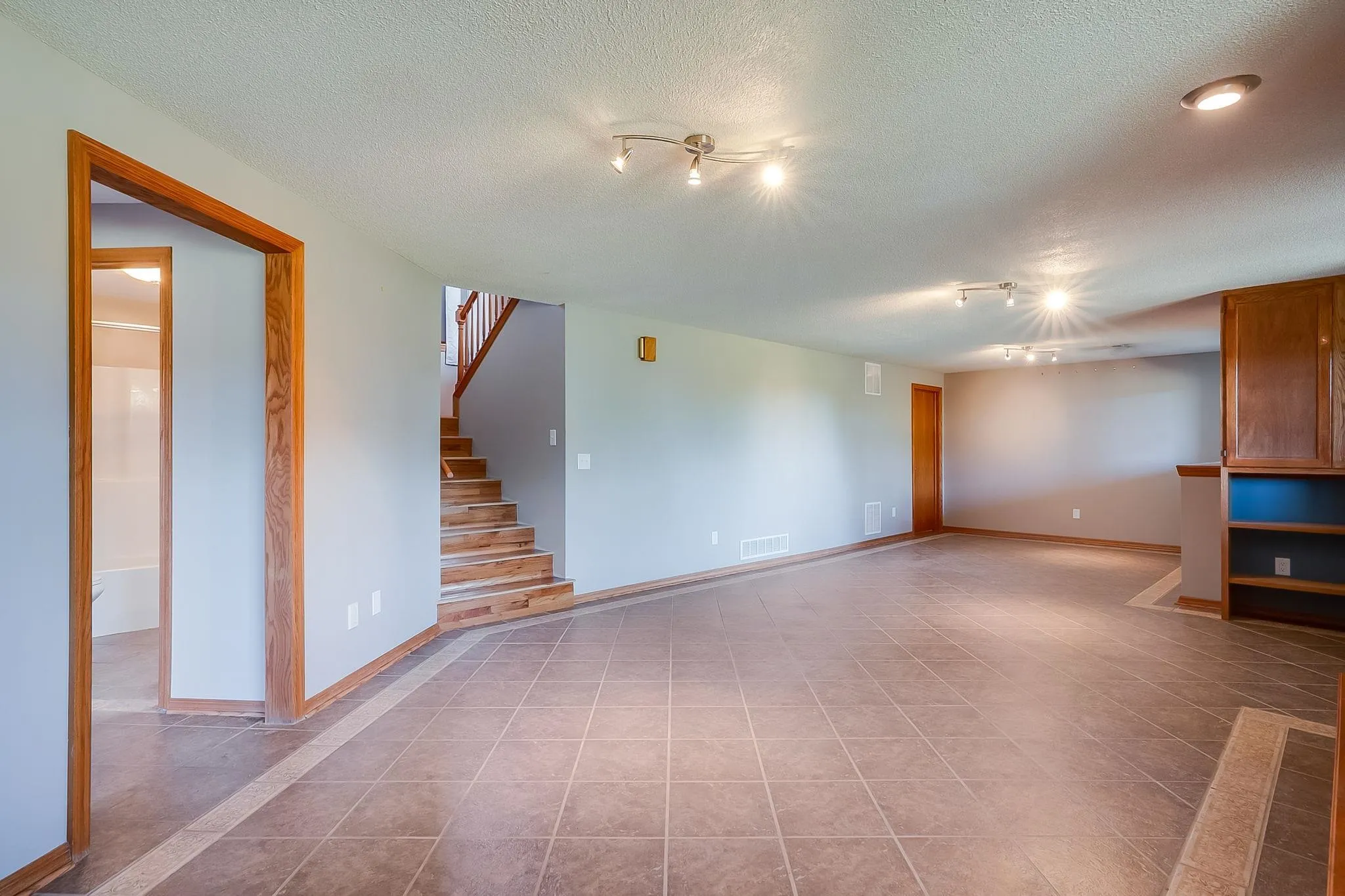 Wichita, Kansas 67210, United States, 3 Bedrooms Bedrooms, ,3 BathroomsBathrooms,Residential,Active,218836