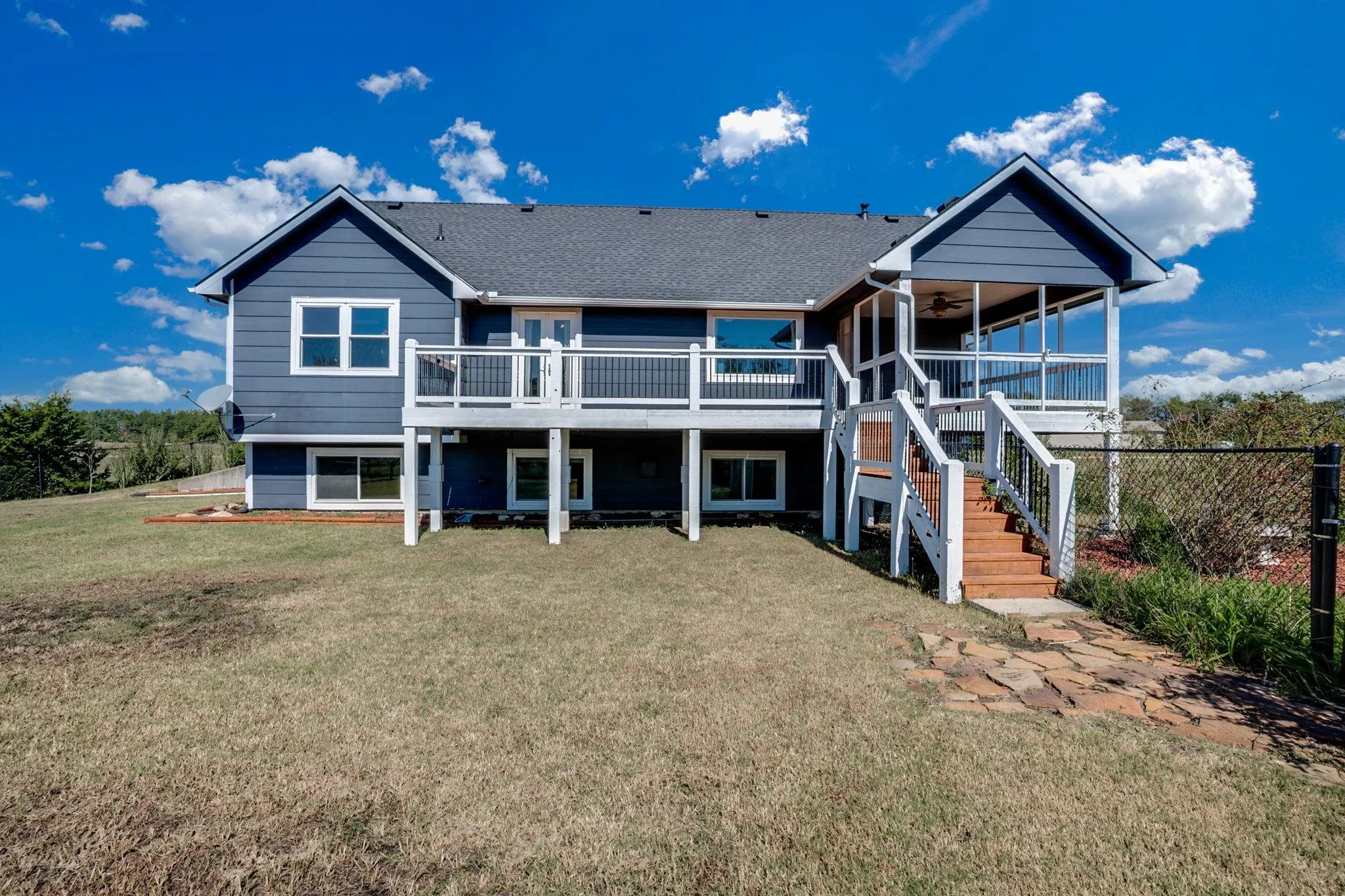 Wichita, Kansas 67210, United States, 3 Bedrooms Bedrooms, ,3 BathroomsBathrooms,Residential,Active,218836