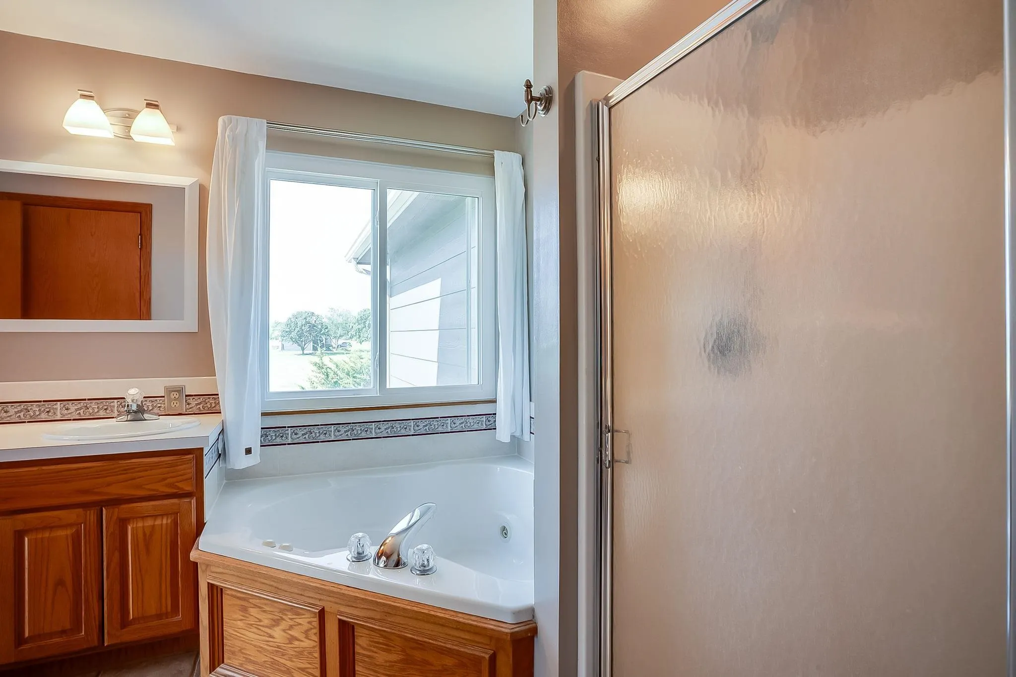 Wichita, Kansas 67210, United States, 3 Bedrooms Bedrooms, ,3 BathroomsBathrooms,Residential,Active,218836