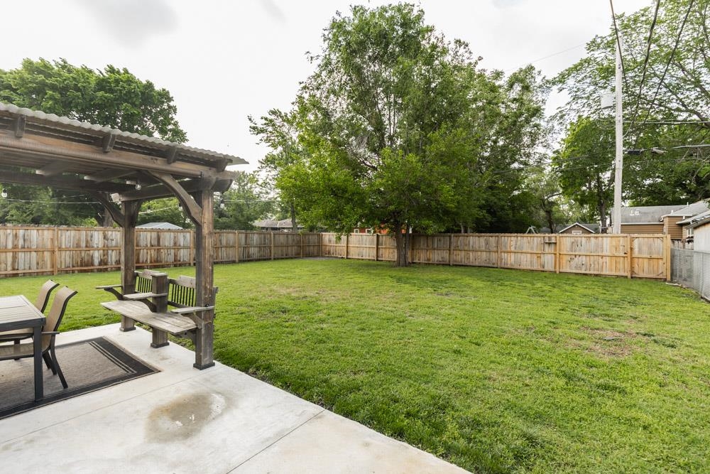 808 E Ellsworth Ave, Salina, Kansas image 18