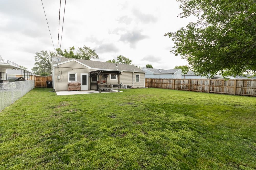 808 E Ellsworth Ave, Salina, Kansas image 19