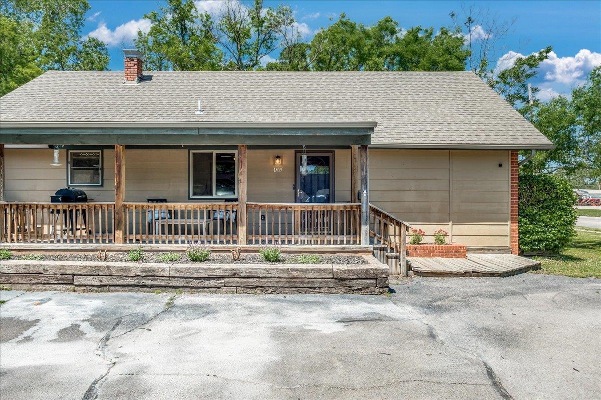 1509 W 29th St N St, Wichita, Virginia image 2