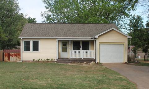 Homes For Sale - 828 N Anthony Ave<br/> Anthony, KS 67003