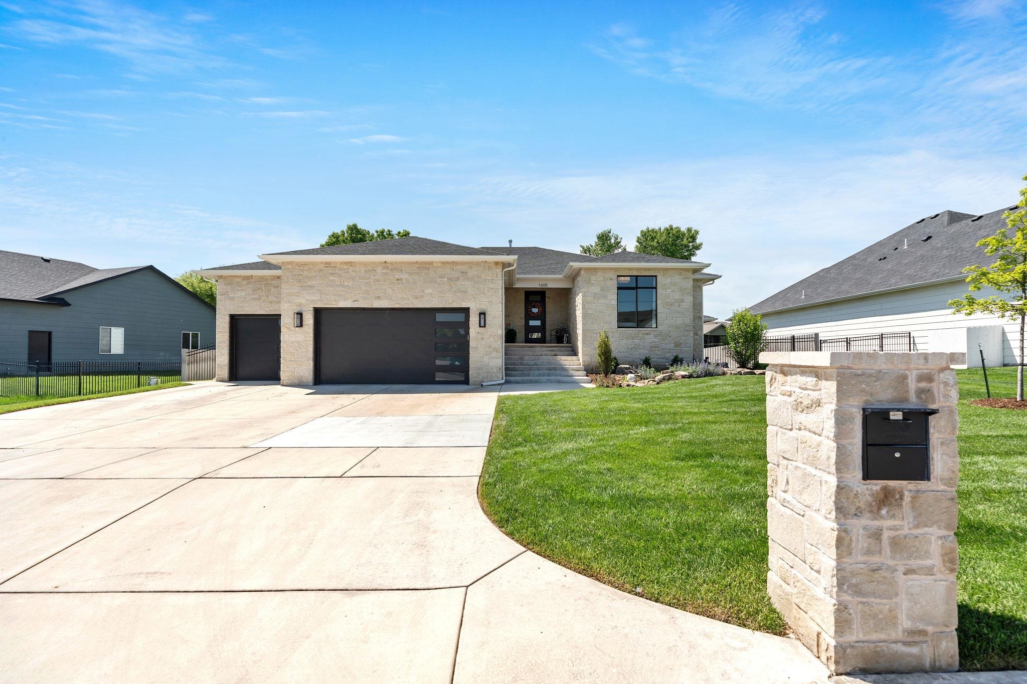 1605 N Lakeside Dr, Andover, Kansas image 1