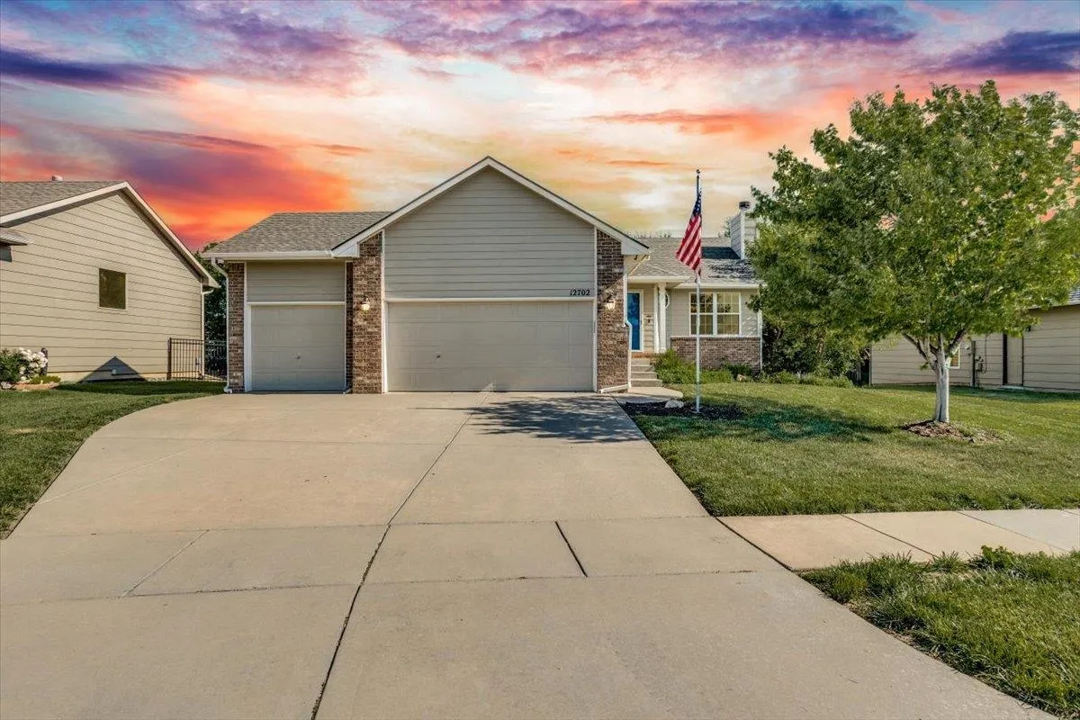 Wichita, Kansas 67226, United States, 4 Bedrooms Bedrooms, ,3 BathroomsBathrooms,Residential,Pending,130136