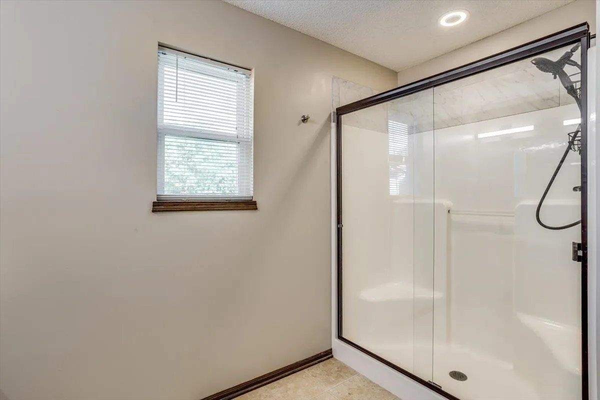 Wichita, Kansas 67226, United States, 4 Bedrooms Bedrooms, ,3 BathroomsBathrooms,Residential,Pending,130136