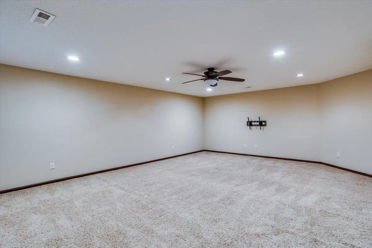 Wichita, Kansas 67226, United States, 4 Bedrooms Bedrooms, ,3 BathroomsBathrooms,Residential,Pending,130136