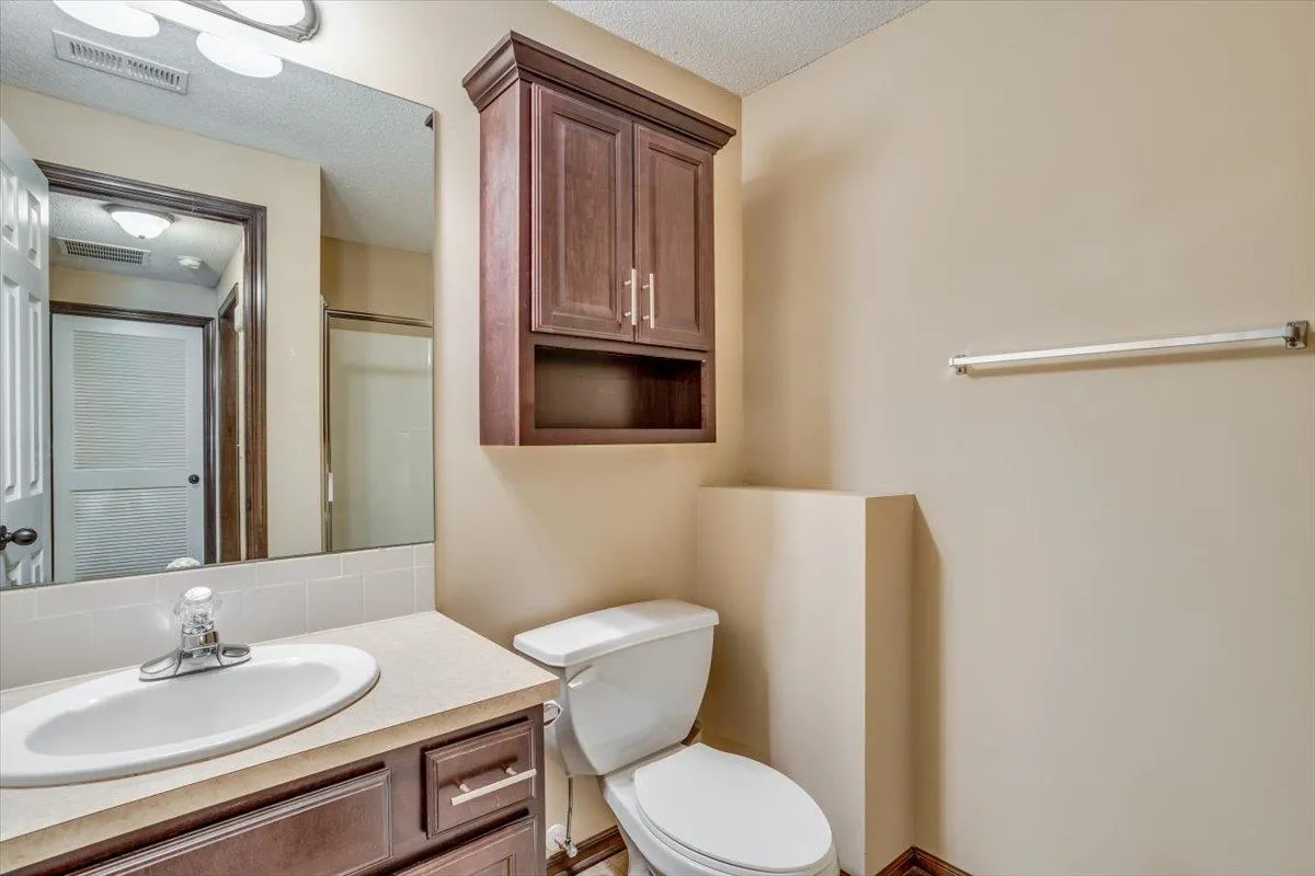 Wichita, Kansas 67226, United States, 4 Bedrooms Bedrooms, ,3 BathroomsBathrooms,Residential,Pending,130136