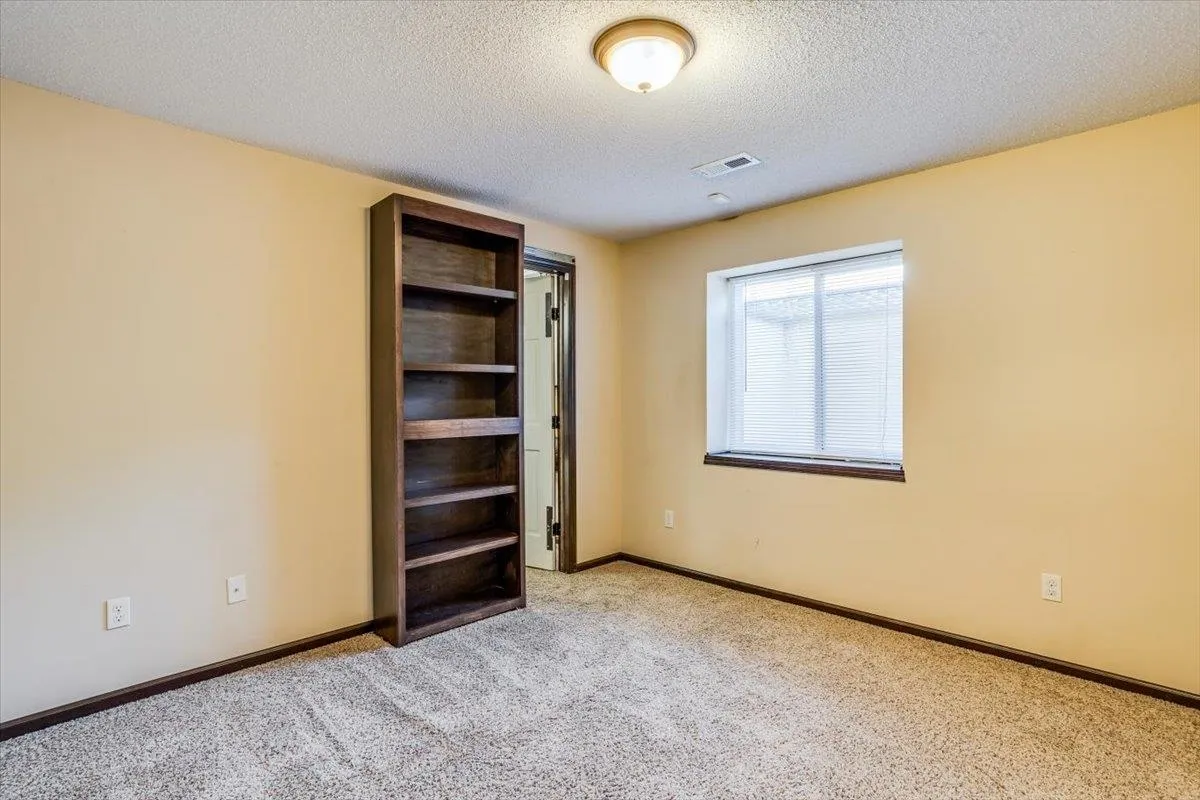 Wichita, Kansas 67226, United States, 4 Bedrooms Bedrooms, ,3 BathroomsBathrooms,Residential,Pending,130136