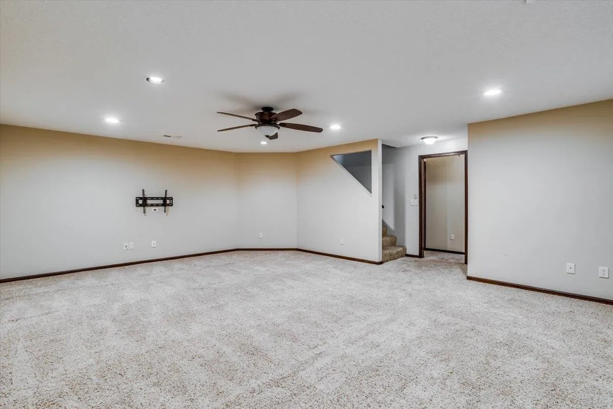 Wichita, Kansas 67226, United States, 4 Bedrooms Bedrooms, ,3 BathroomsBathrooms,Residential,Pending,130136