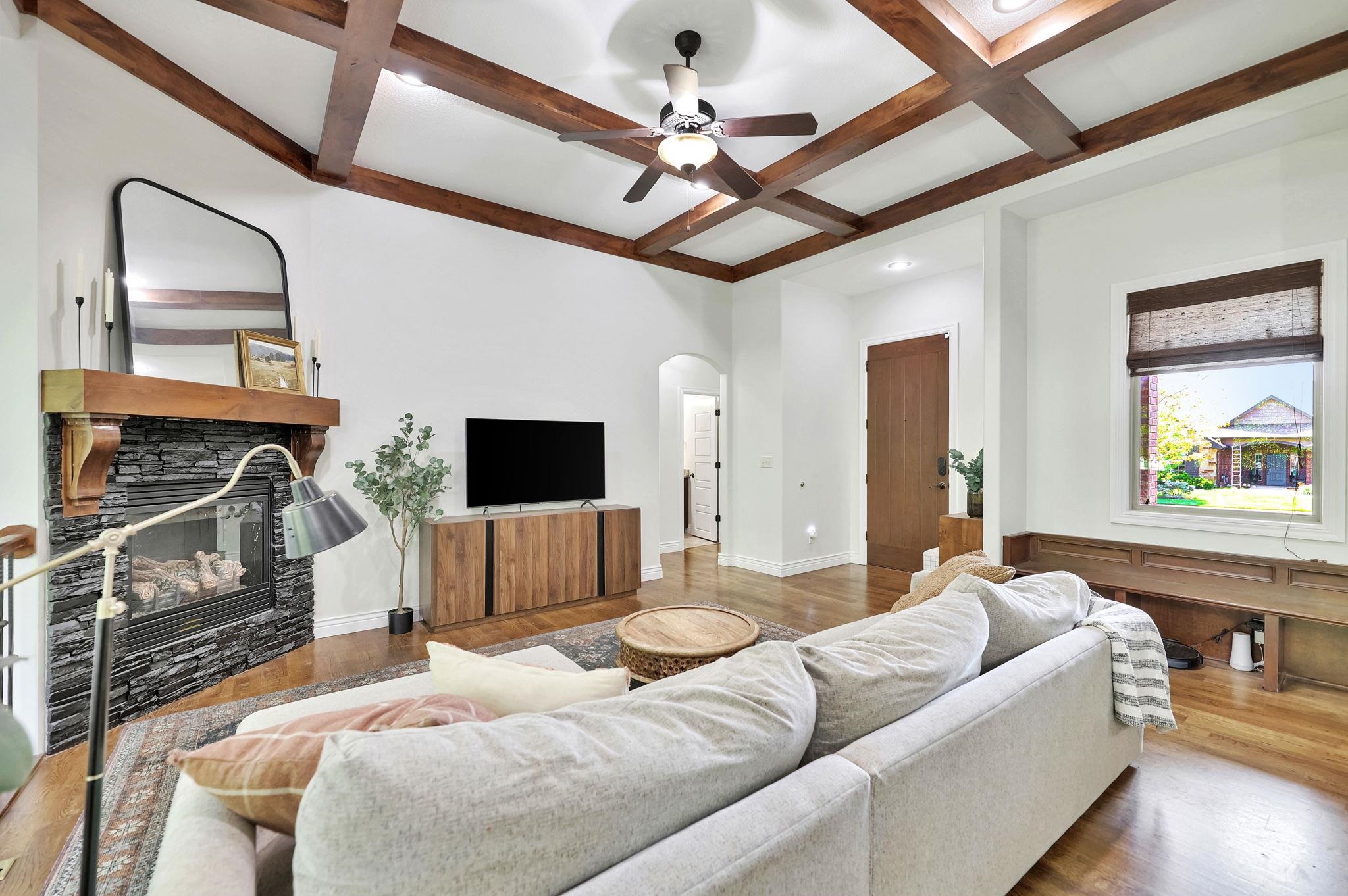 Wichita, Kansas 67206, United States, 5 Bedrooms Bedrooms, ,3 BathroomsBathrooms,Residential,Pending,62382