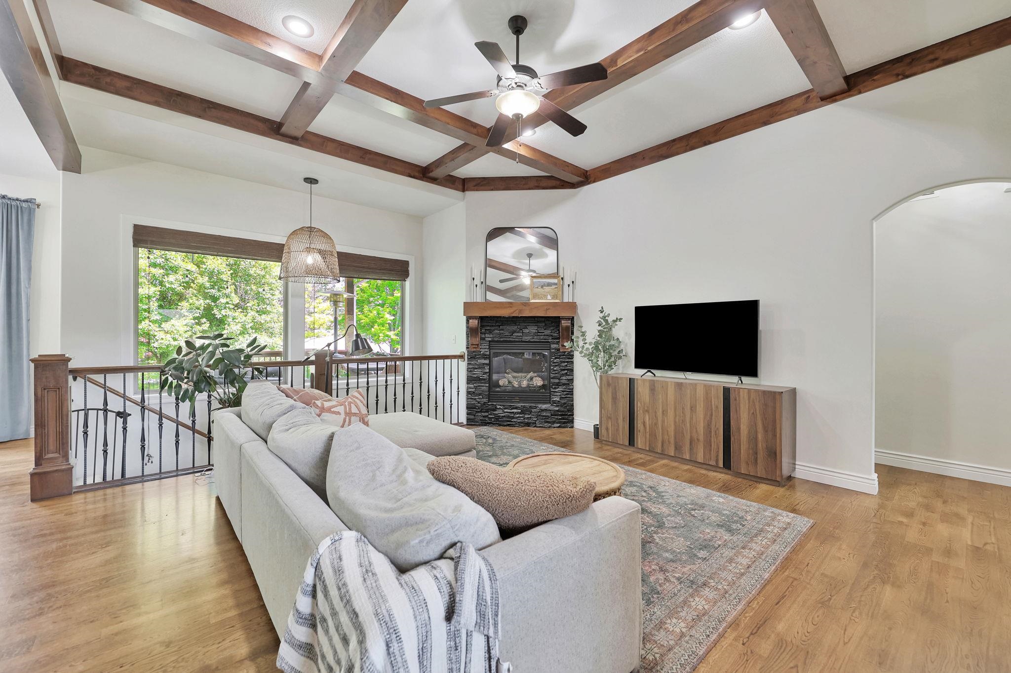 Wichita, Kansas 67206, United States, 5 Bedrooms Bedrooms, ,3 BathroomsBathrooms,Residential,Pending,62382