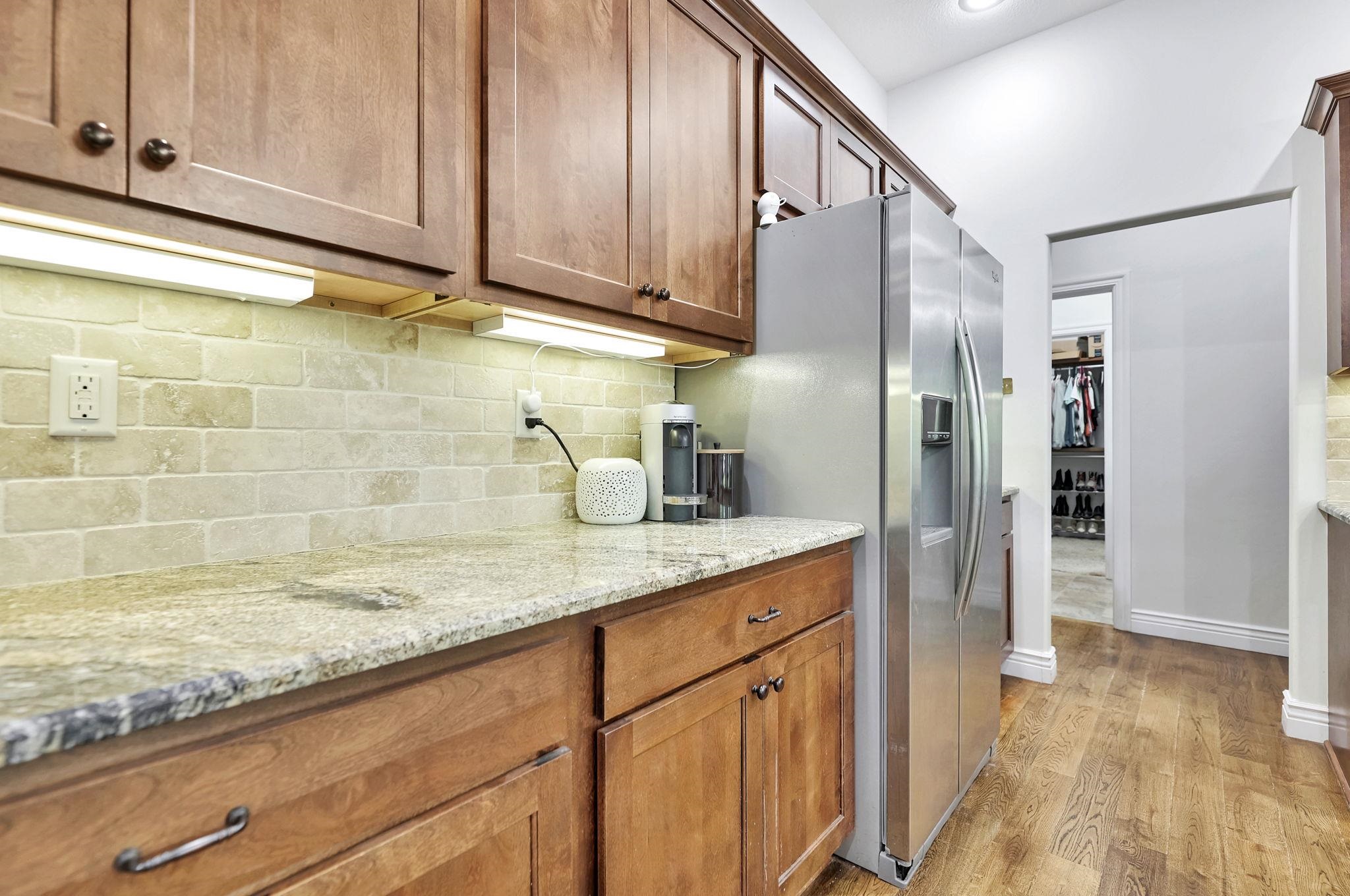 Wichita, Kansas 67206, United States, 5 Bedrooms Bedrooms, ,3 BathroomsBathrooms,Residential,Pending,62382