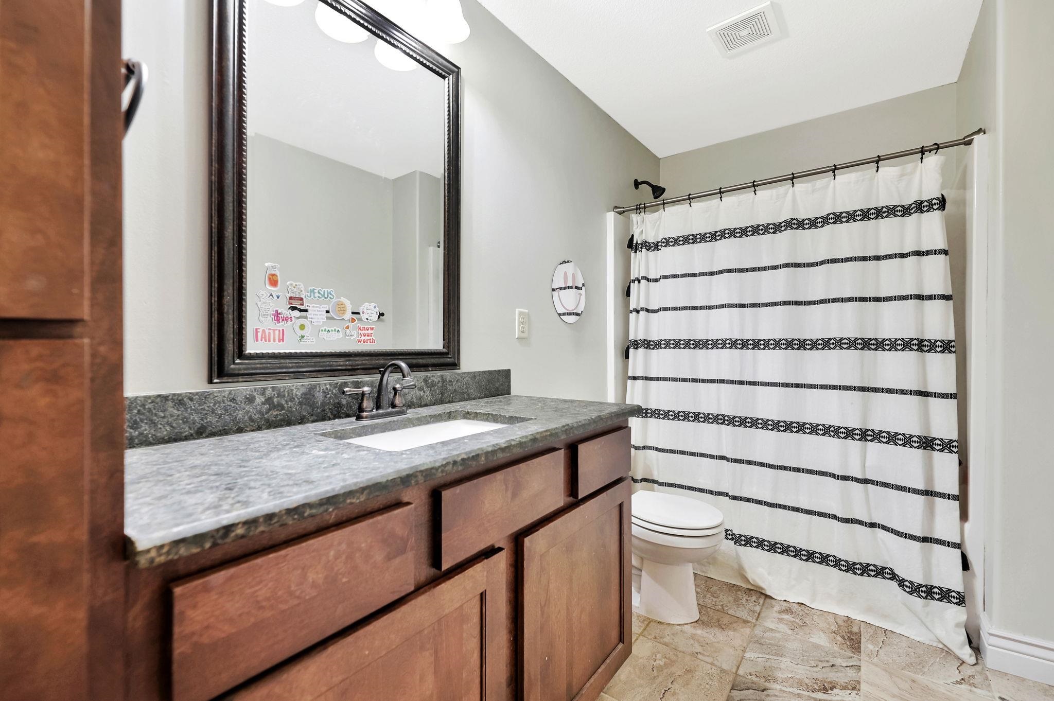 Wichita, Kansas 67206, United States, 5 Bedrooms Bedrooms, ,3 BathroomsBathrooms,Residential,Pending,62382