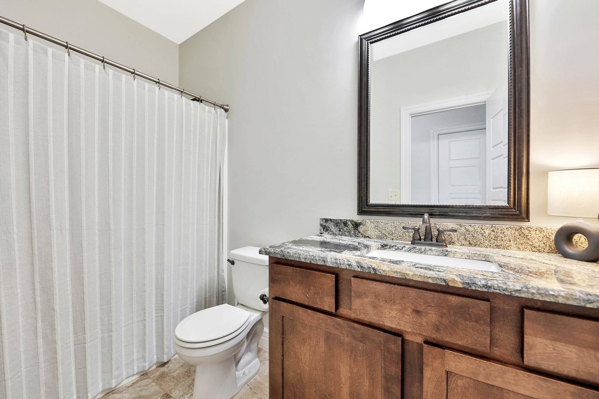 Wichita, Kansas 67206, United States, 5 Bedrooms Bedrooms, ,3 BathroomsBathrooms,Residential,Pending,62382