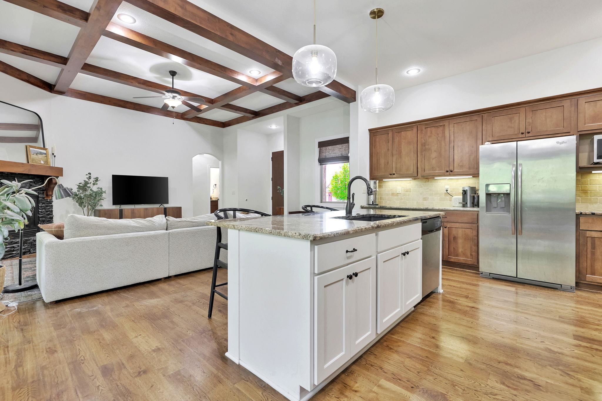 Wichita, Kansas 67206, United States, 5 Bedrooms Bedrooms, ,3 BathroomsBathrooms,Residential,Pending,62382