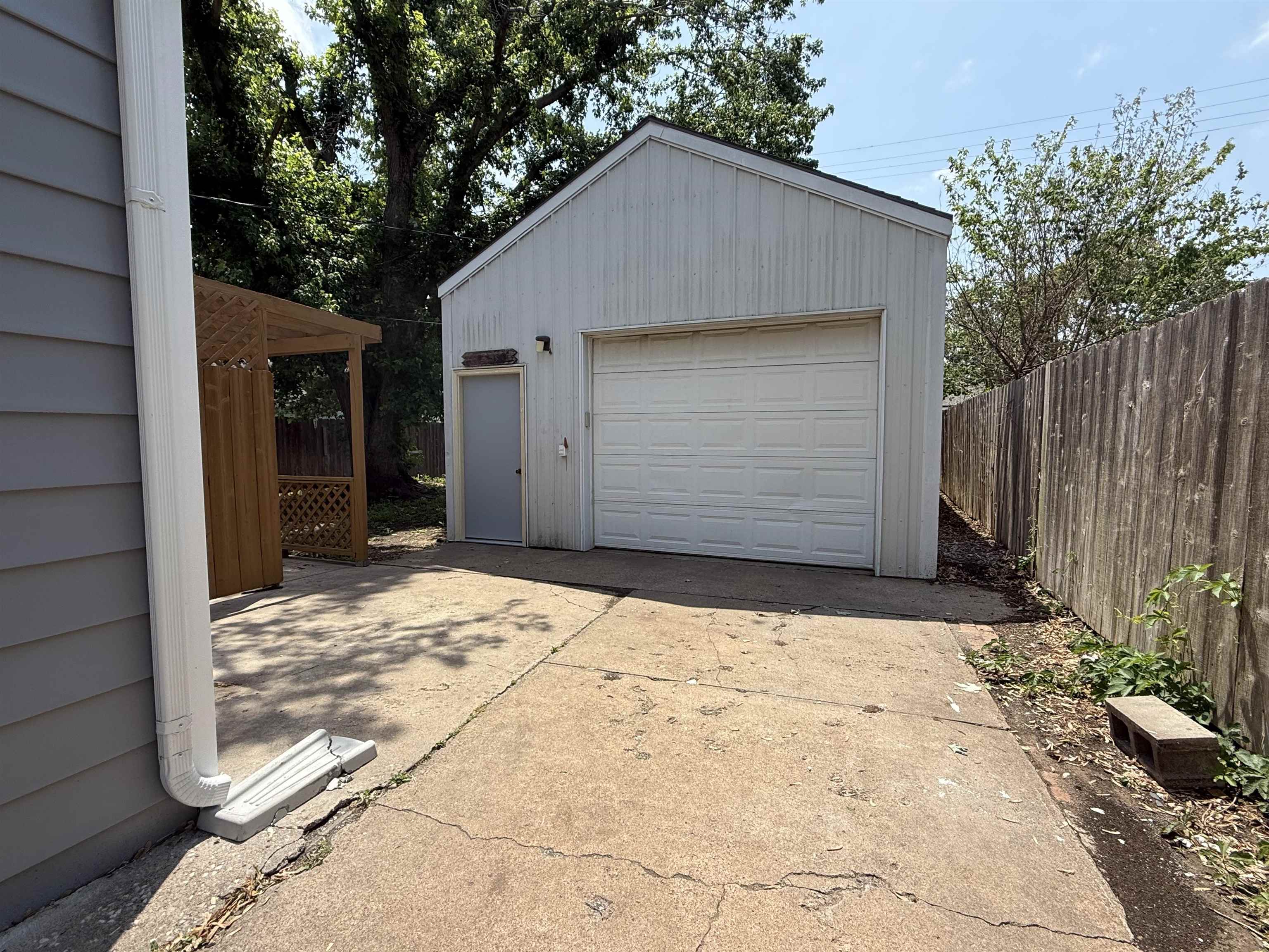 405 W Kirwin Ave, Salina, Kansas image 16
