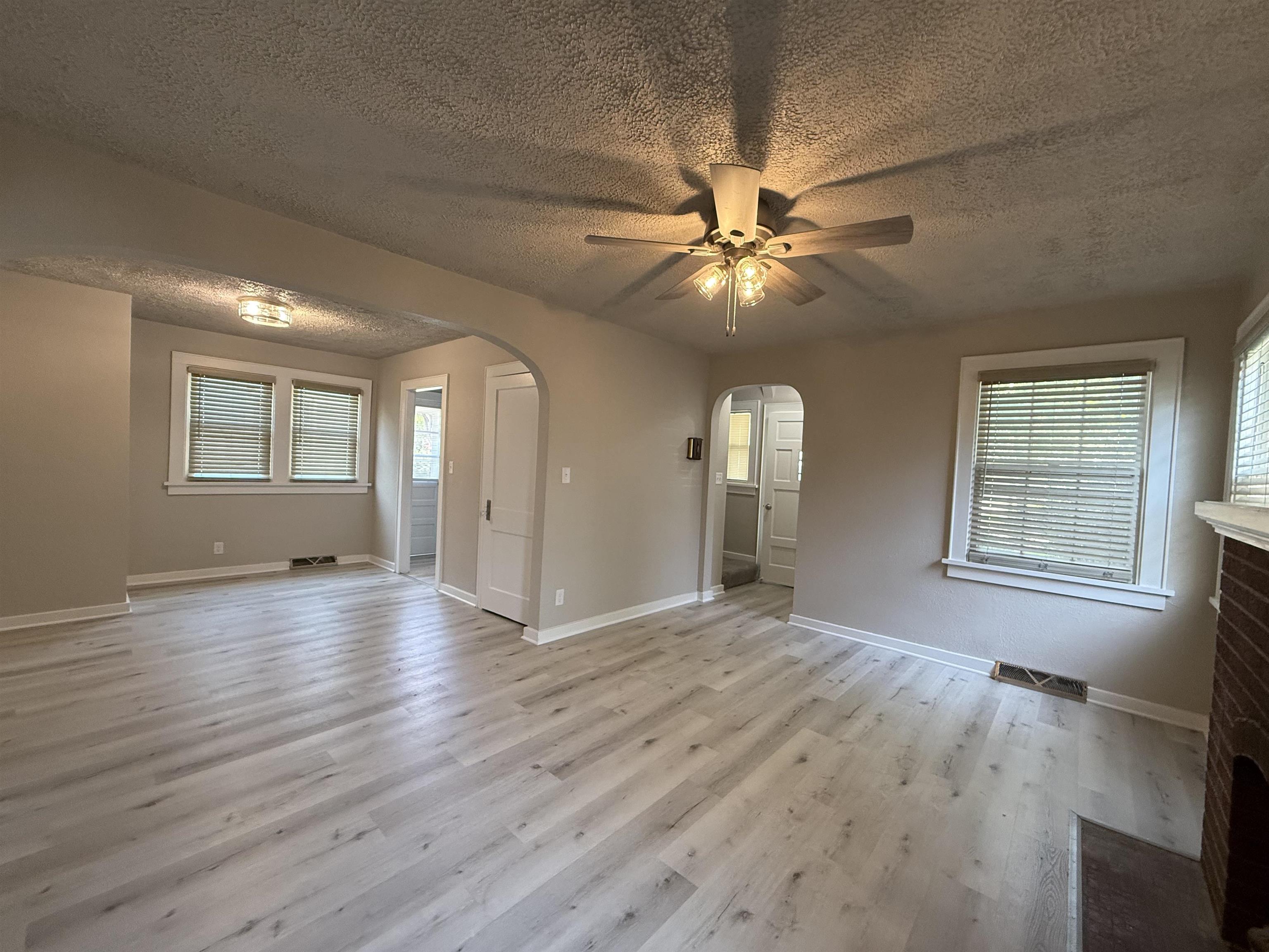 405 W Kirwin Ave, Salina, Kansas image 4