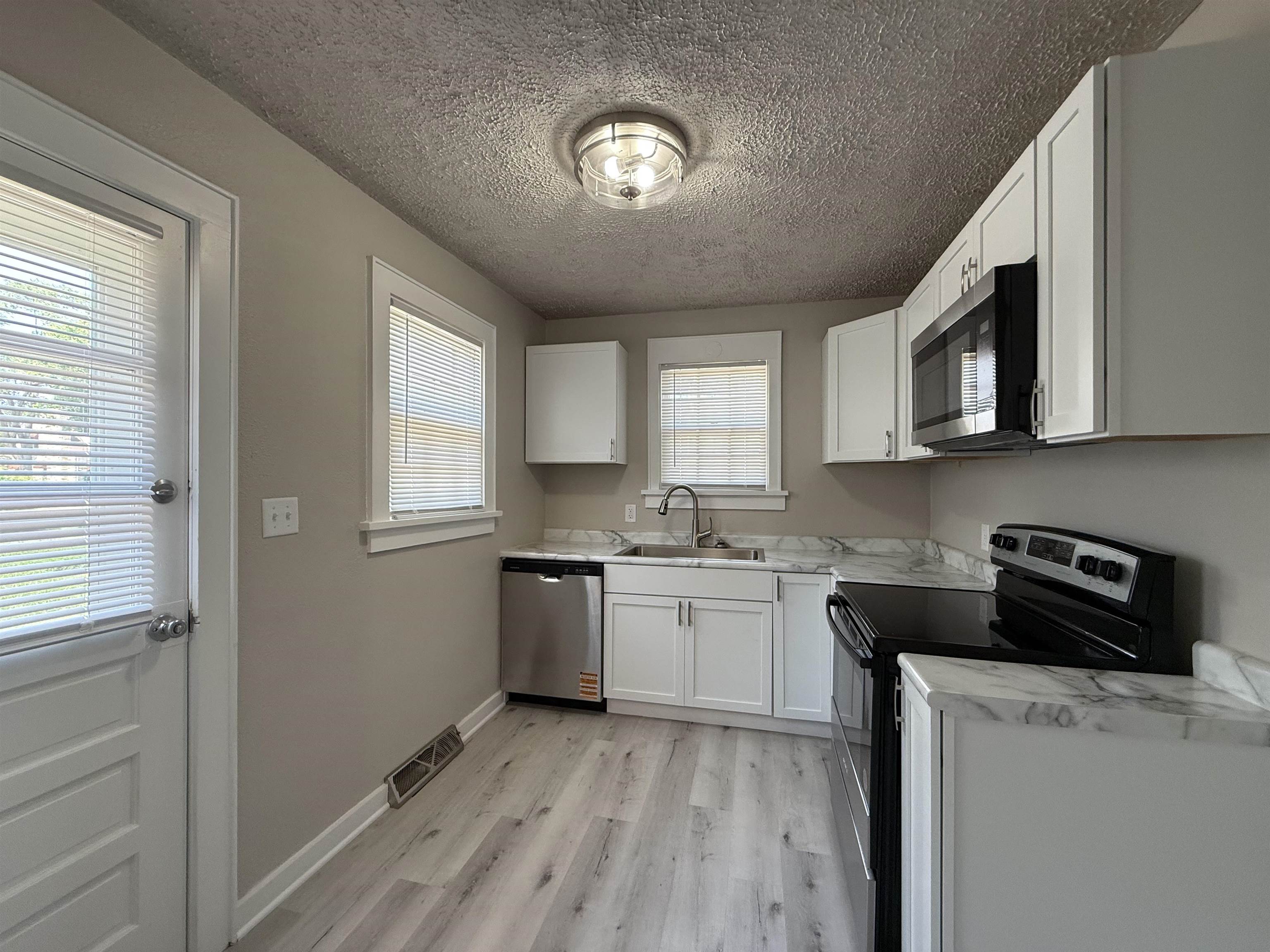 405 W Kirwin Ave, Salina, Kansas image 9