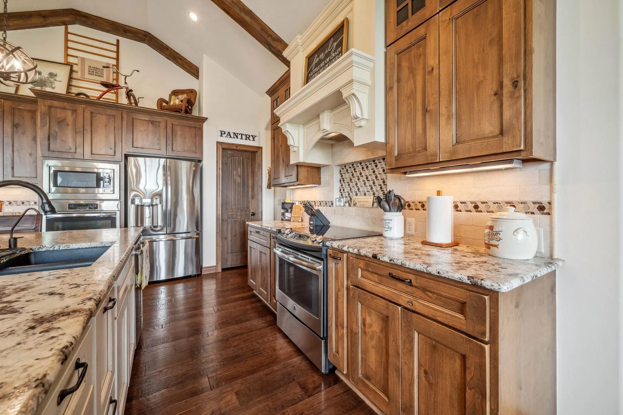 Colwich, Kansas 67030, United States, 4 Bedrooms Bedrooms, ,4 BathroomsBathrooms,Residential,Pending,144200