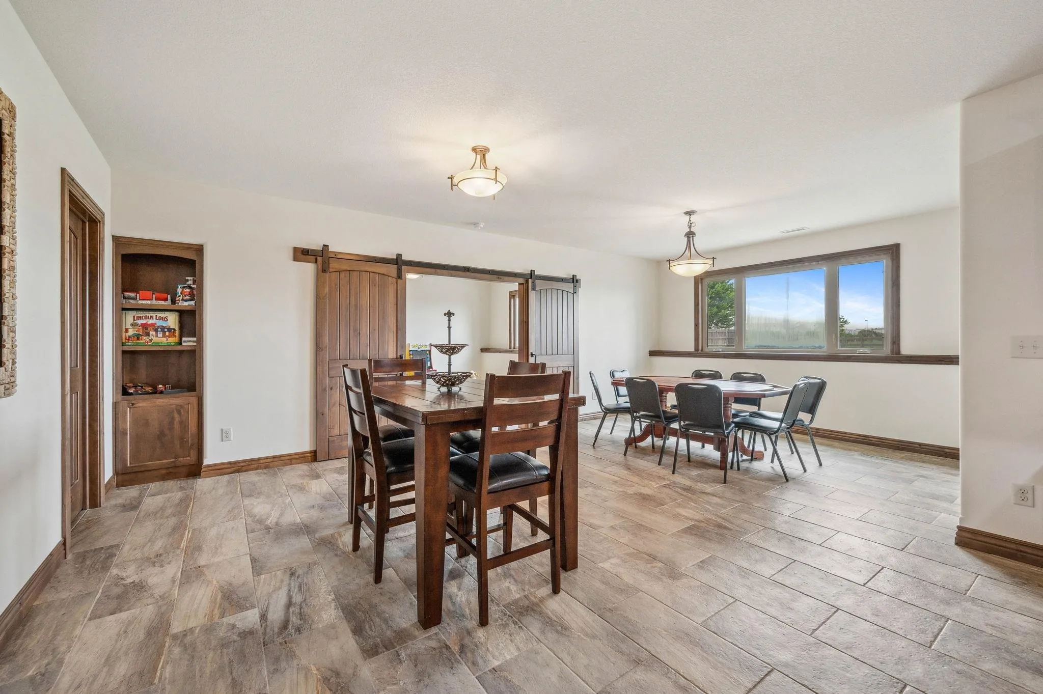 Colwich, Kansas 67030, United States, 4 Bedrooms Bedrooms, ,4 BathroomsBathrooms,Residential,Pending,144200