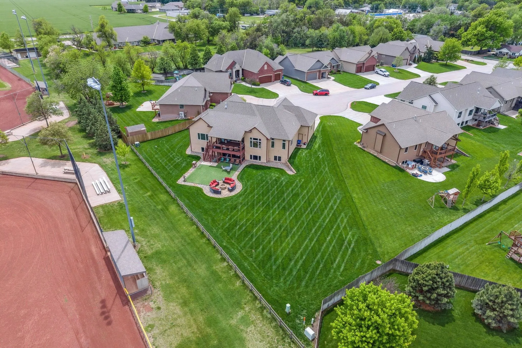 Colwich, Kansas 67030, United States, 4 Bedrooms Bedrooms, ,4 BathroomsBathrooms,Residential,Pending,144200