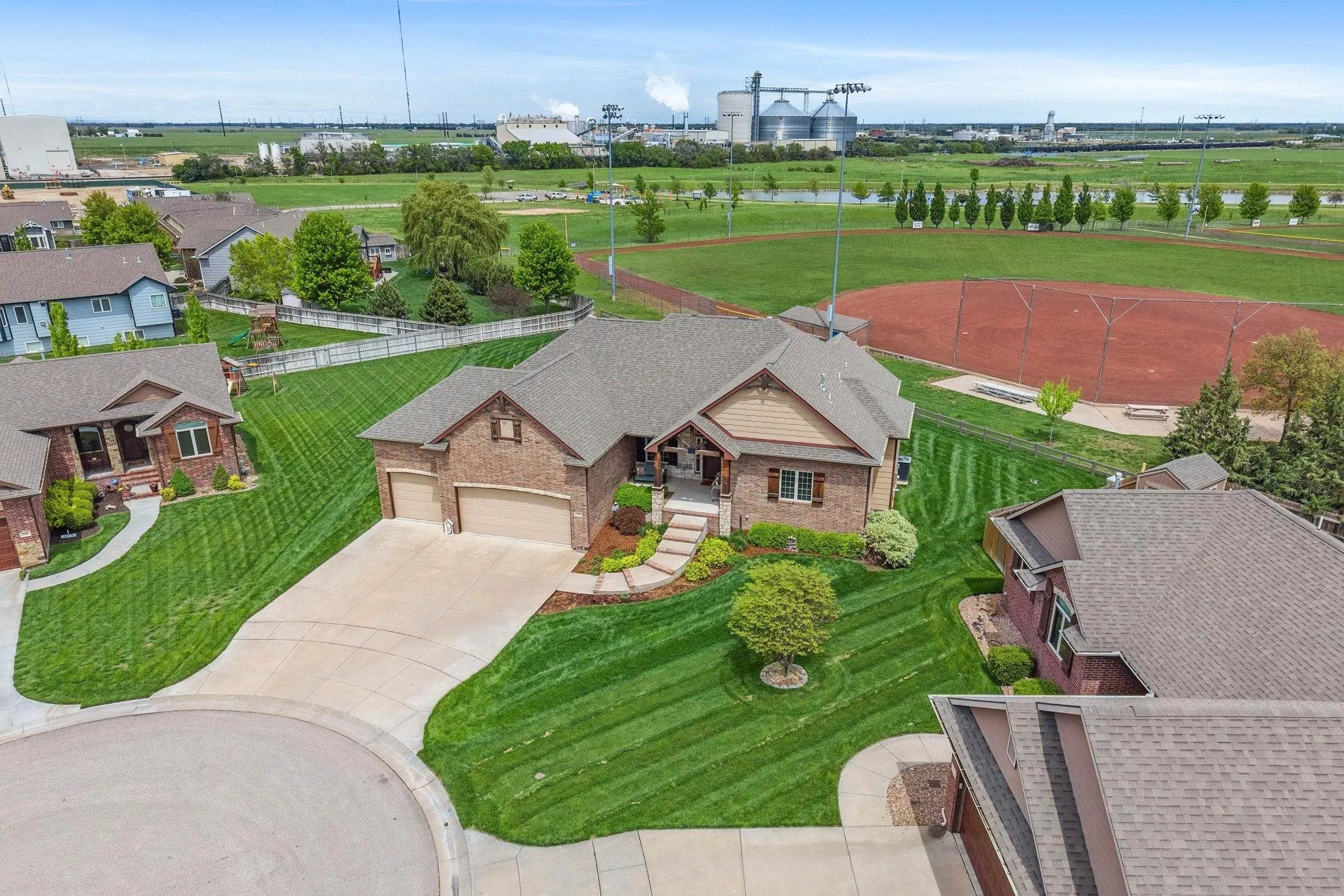 Colwich, Kansas 67030, United States, 4 Bedrooms Bedrooms, ,4 BathroomsBathrooms,Residential,Pending,144200