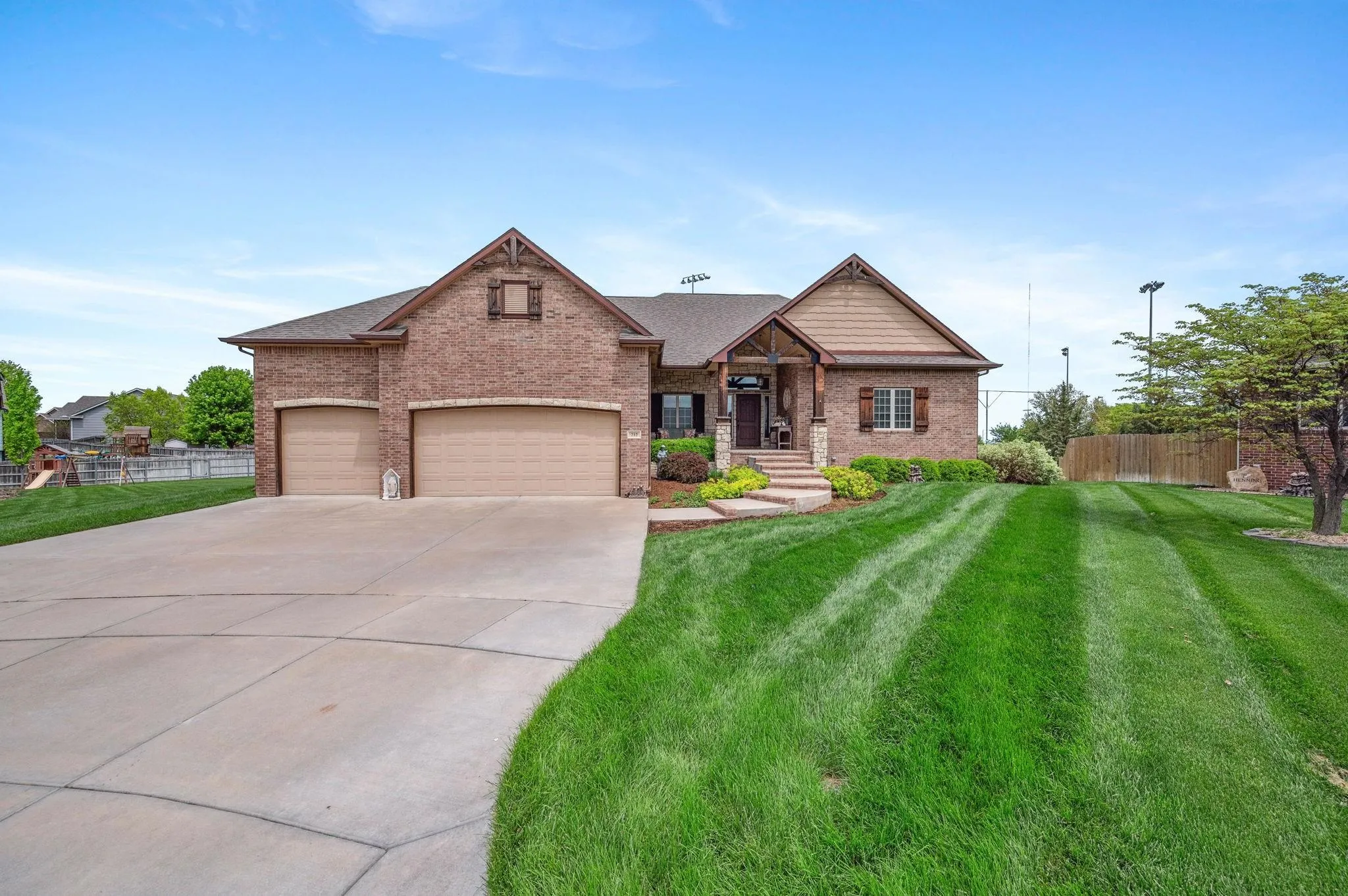 Colwich, Kansas 67030, United States, 4 Bedrooms Bedrooms, ,4 BathroomsBathrooms,Residential,Pending,144200