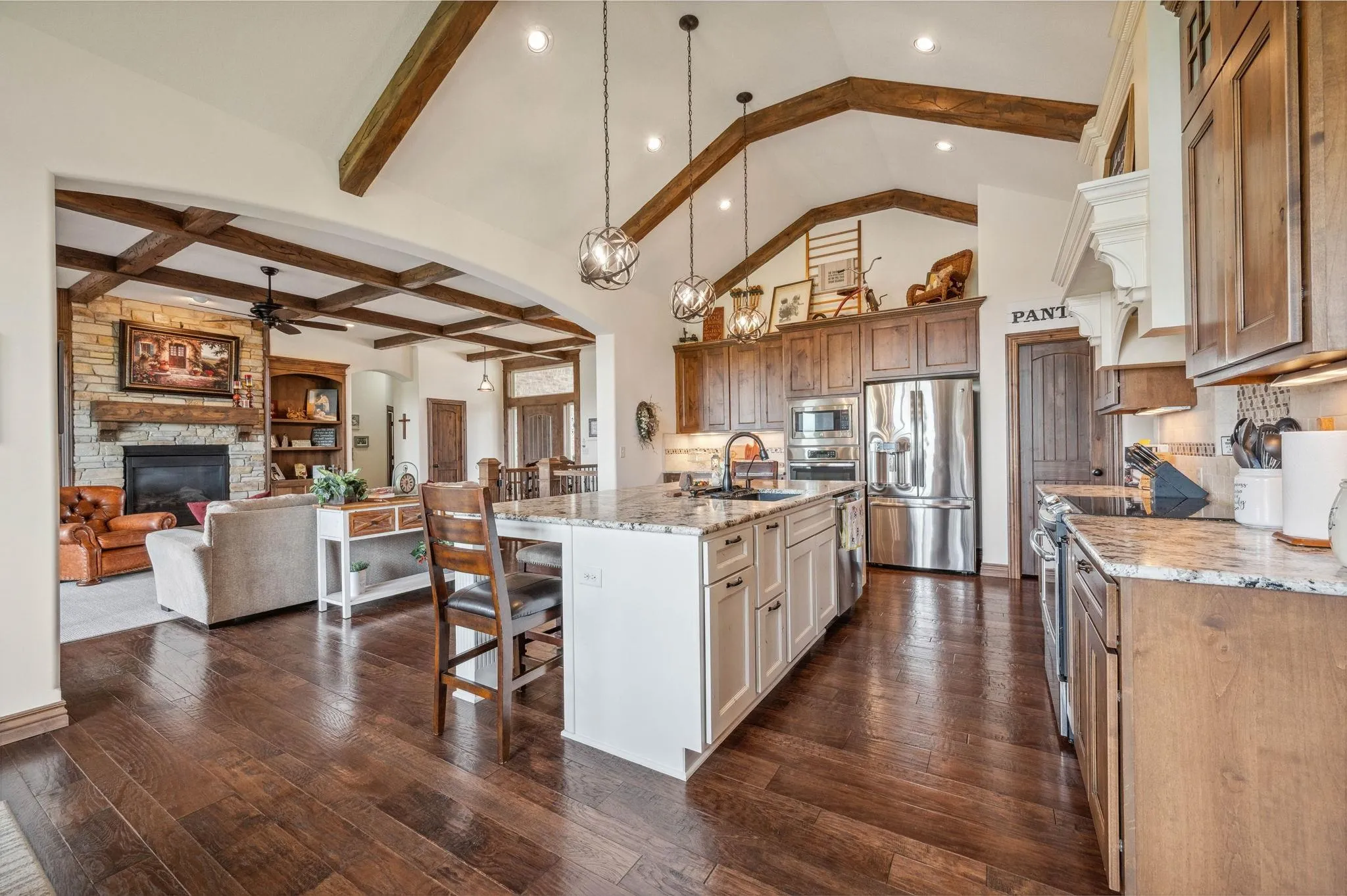 Colwich, Kansas 67030, United States, 4 Bedrooms Bedrooms, ,4 BathroomsBathrooms,Residential,Pending,144200