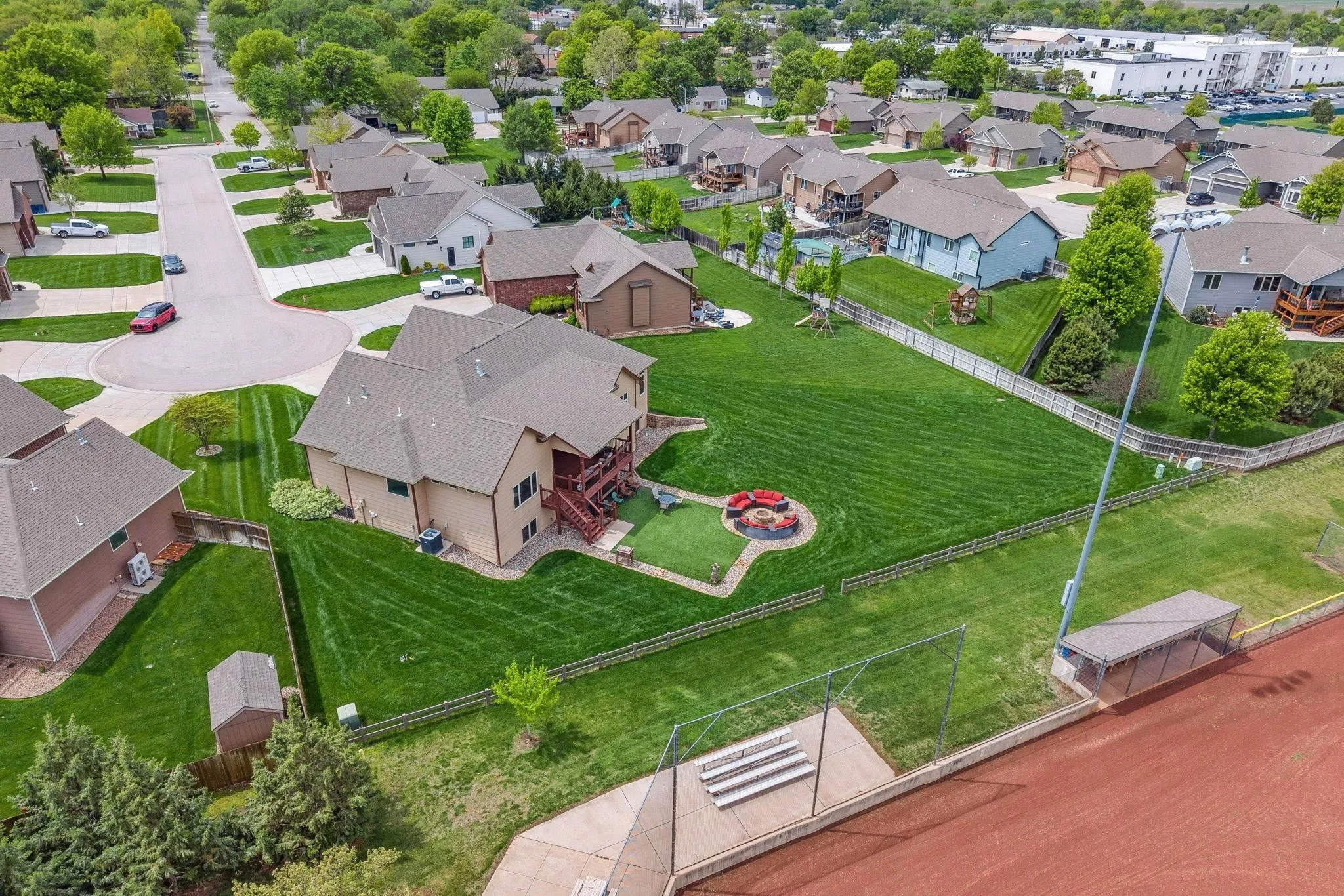 Colwich, Kansas 67030, United States, 4 Bedrooms Bedrooms, ,4 BathroomsBathrooms,Residential,Pending,144200