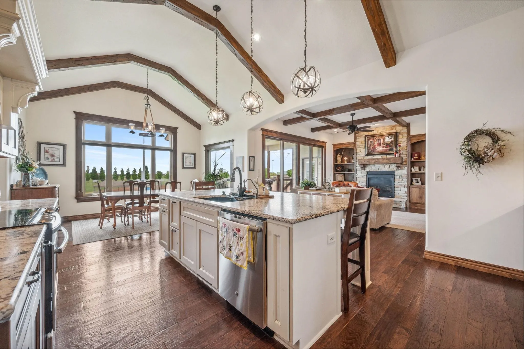 Colwich, Kansas 67030, United States, 4 Bedrooms Bedrooms, ,4 BathroomsBathrooms,Residential,Pending,144200