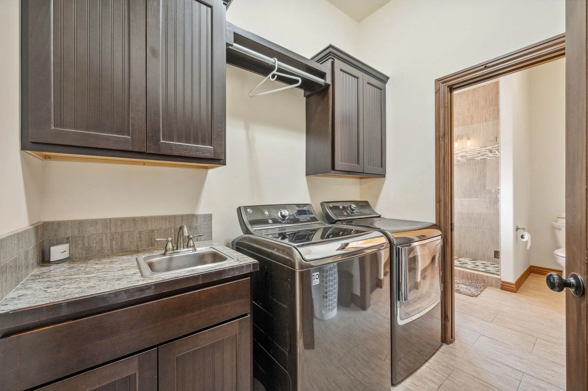 Colwich, Kansas 67030, United States, 4 Bedrooms Bedrooms, ,4 BathroomsBathrooms,Residential,Pending,144200