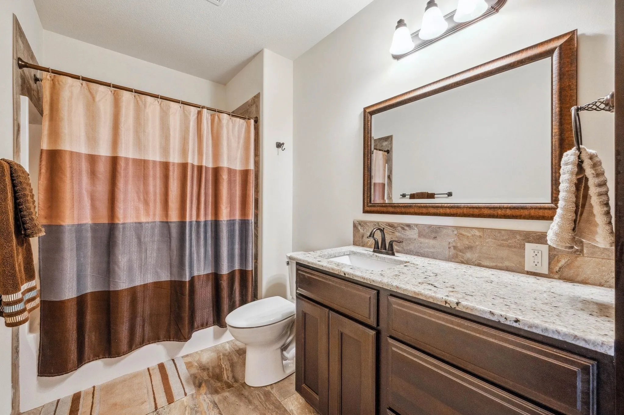 Colwich, Kansas 67030, United States, 4 Bedrooms Bedrooms, ,4 BathroomsBathrooms,Residential,Pending,144200