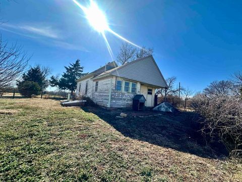 Homes For Sale - 521 Central Ave<br/> Harper County, Bluff City, KS 67018