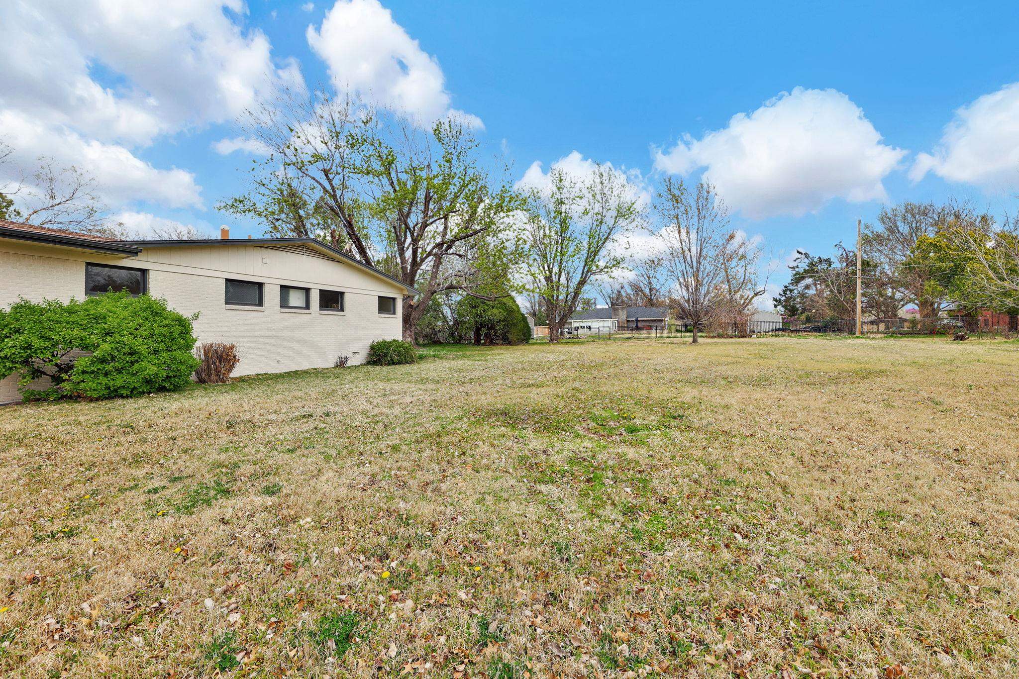 936 S Dowell Ter, Wichita, Kansas image 30