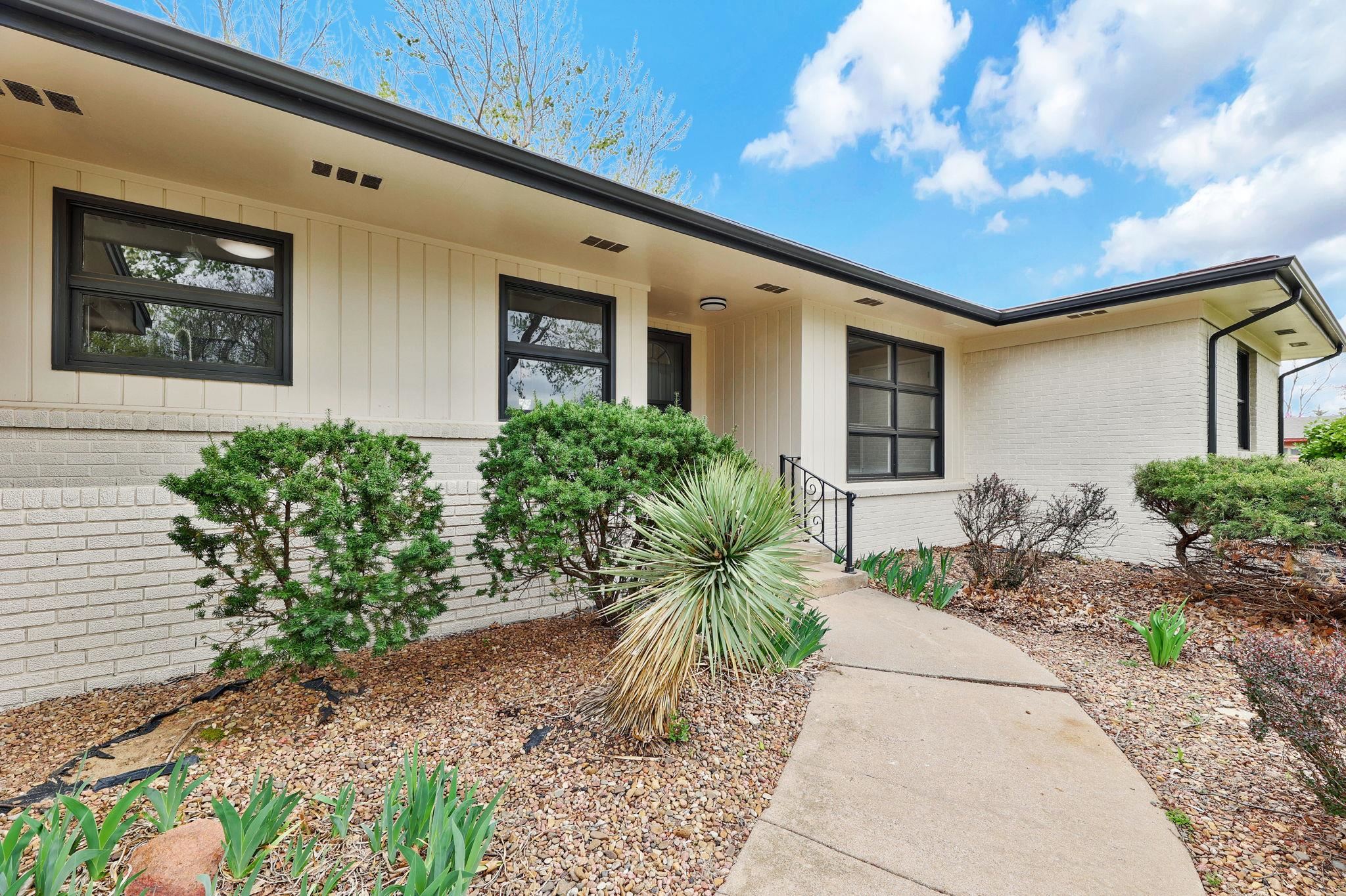 936 S Dowell Ter, Wichita, Kansas image 2