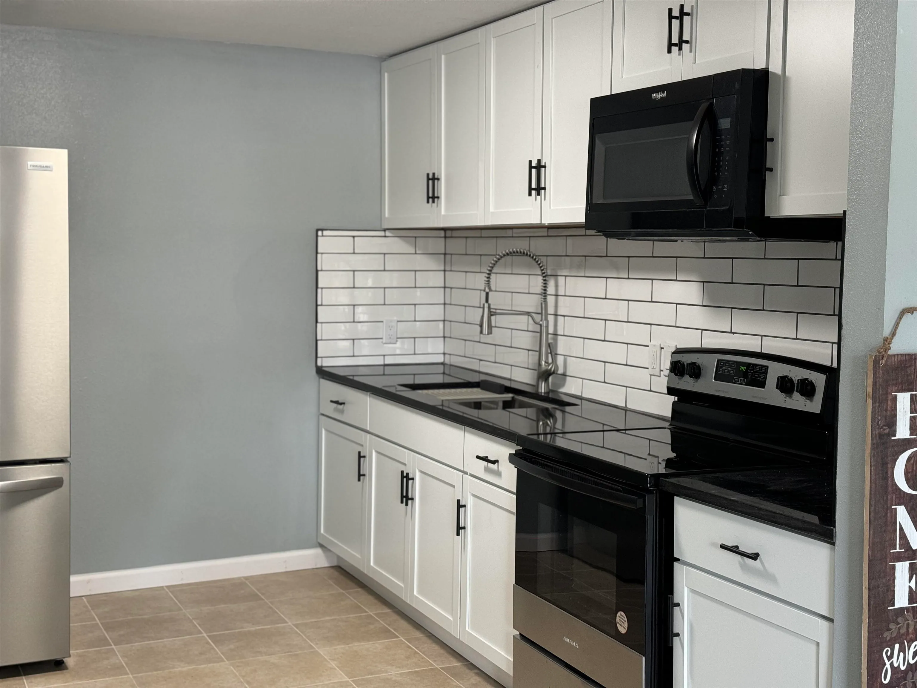 Wichita, Kansas 67218, United States, 3 Bedrooms Bedrooms, ,1 BathroomBathrooms,Residential,Pending,43975