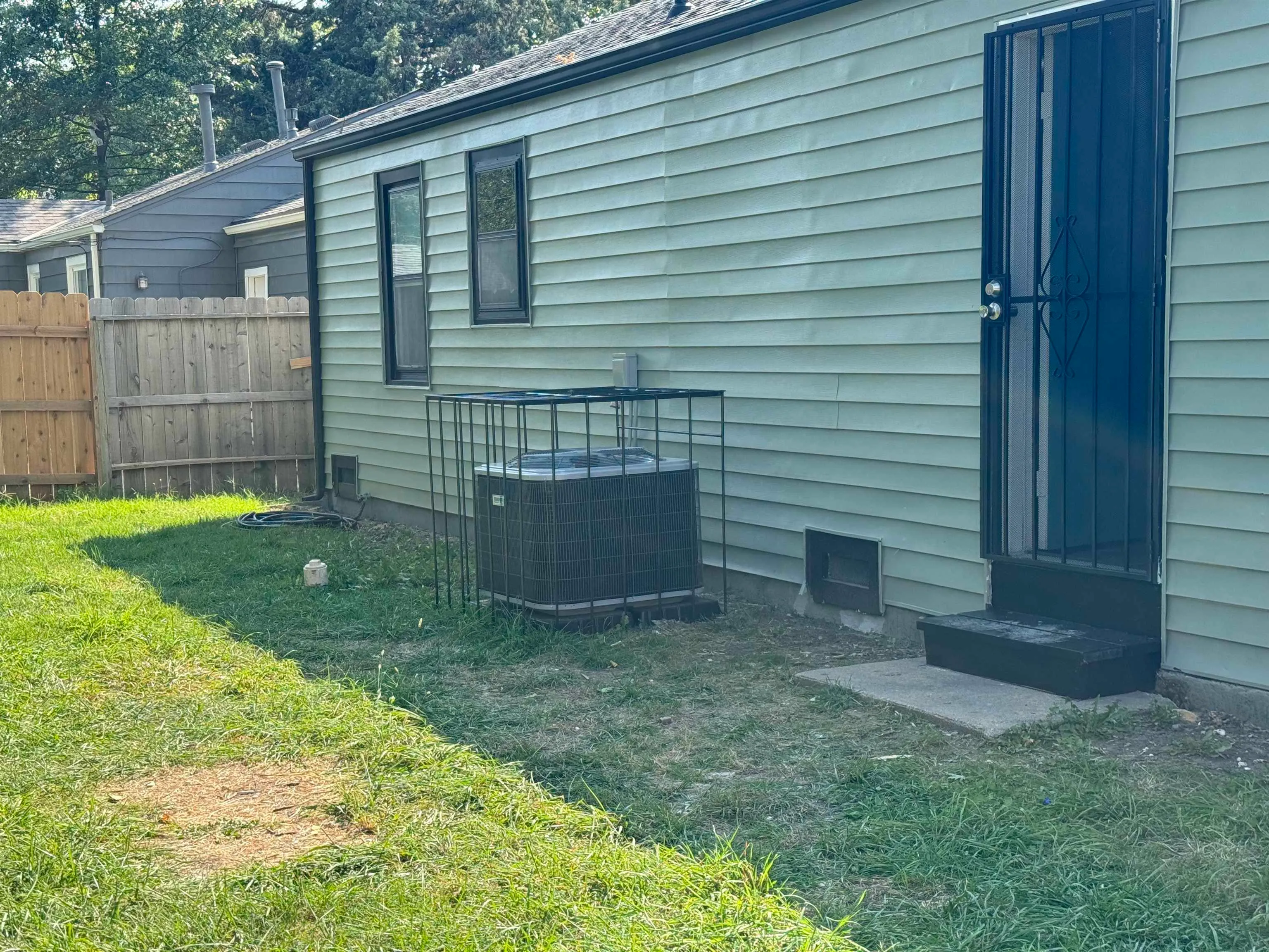 Wichita, Kansas 67218, United States, 3 Bedrooms Bedrooms, ,1 BathroomBathrooms,Residential,Pending,43975