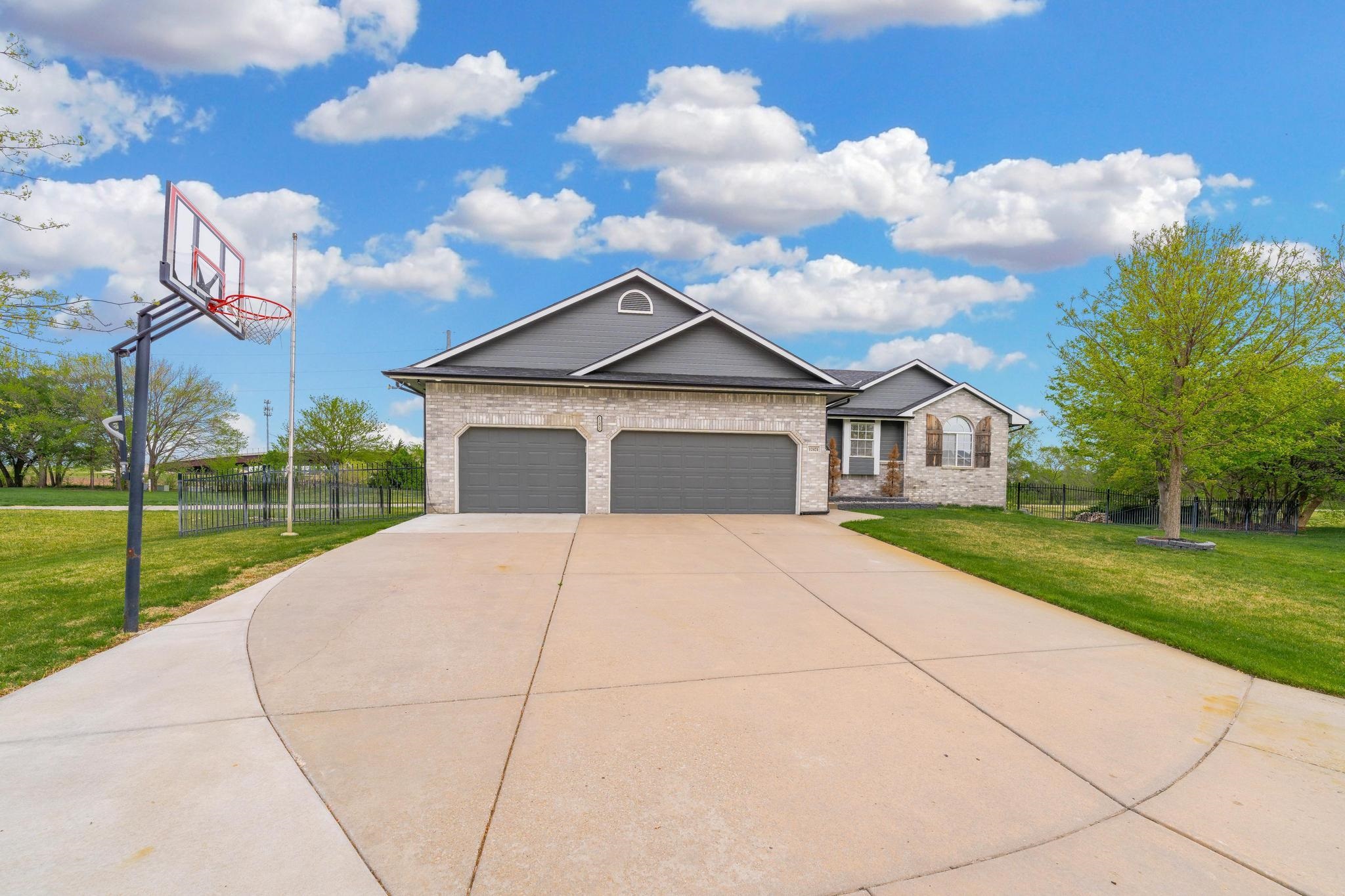 12421 E Lincoln Ct, Wichita, Kansas image 3