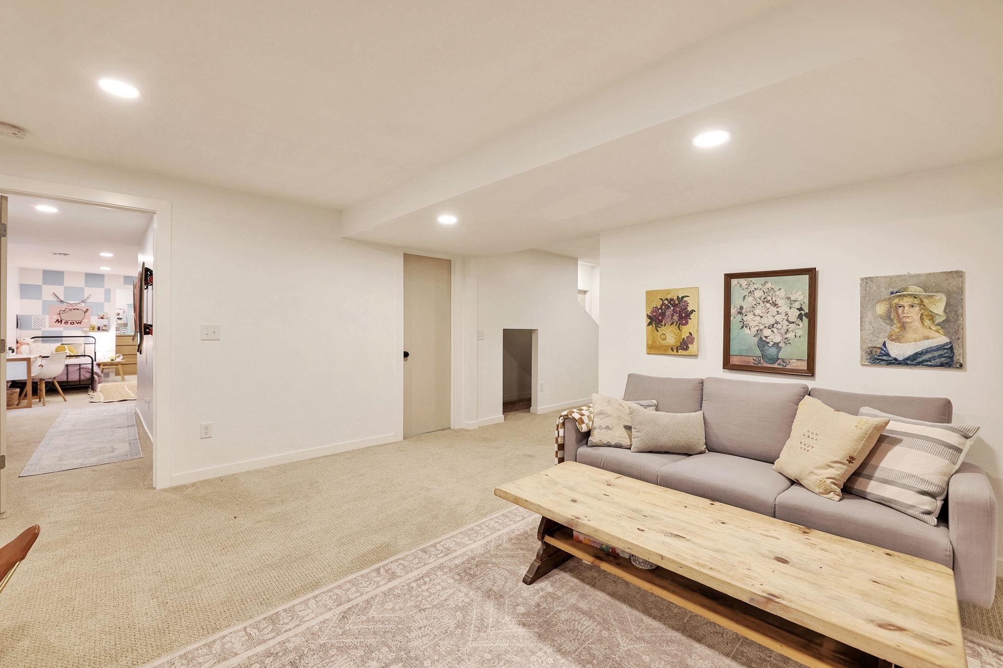 Wichita, Kansas 67226, United States, 5 Bedrooms Bedrooms, ,4 BathroomsBathrooms,Residential,Pending,57653