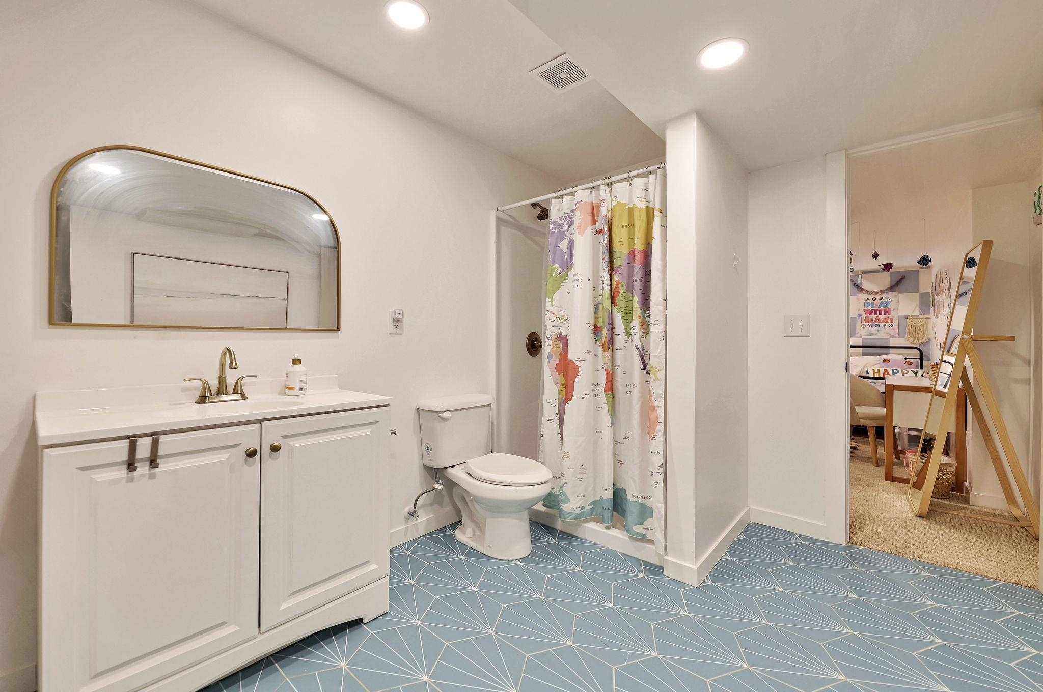 Wichita, Kansas 67226, United States, 5 Bedrooms Bedrooms, ,4 BathroomsBathrooms,Residential,Pending,57653