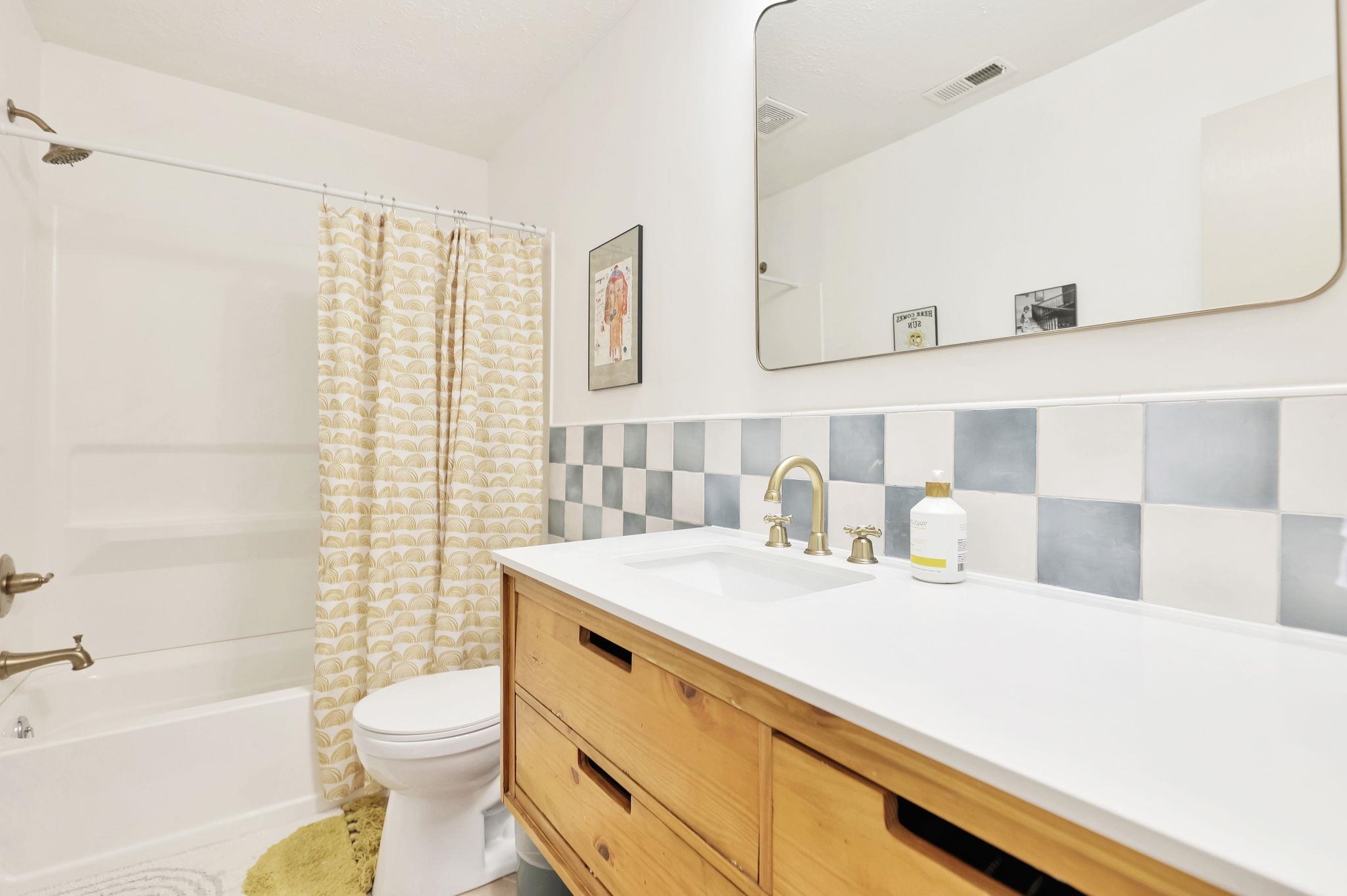 Wichita, Kansas 67226, United States, 5 Bedrooms Bedrooms, ,4 BathroomsBathrooms,Residential,Pending,57653