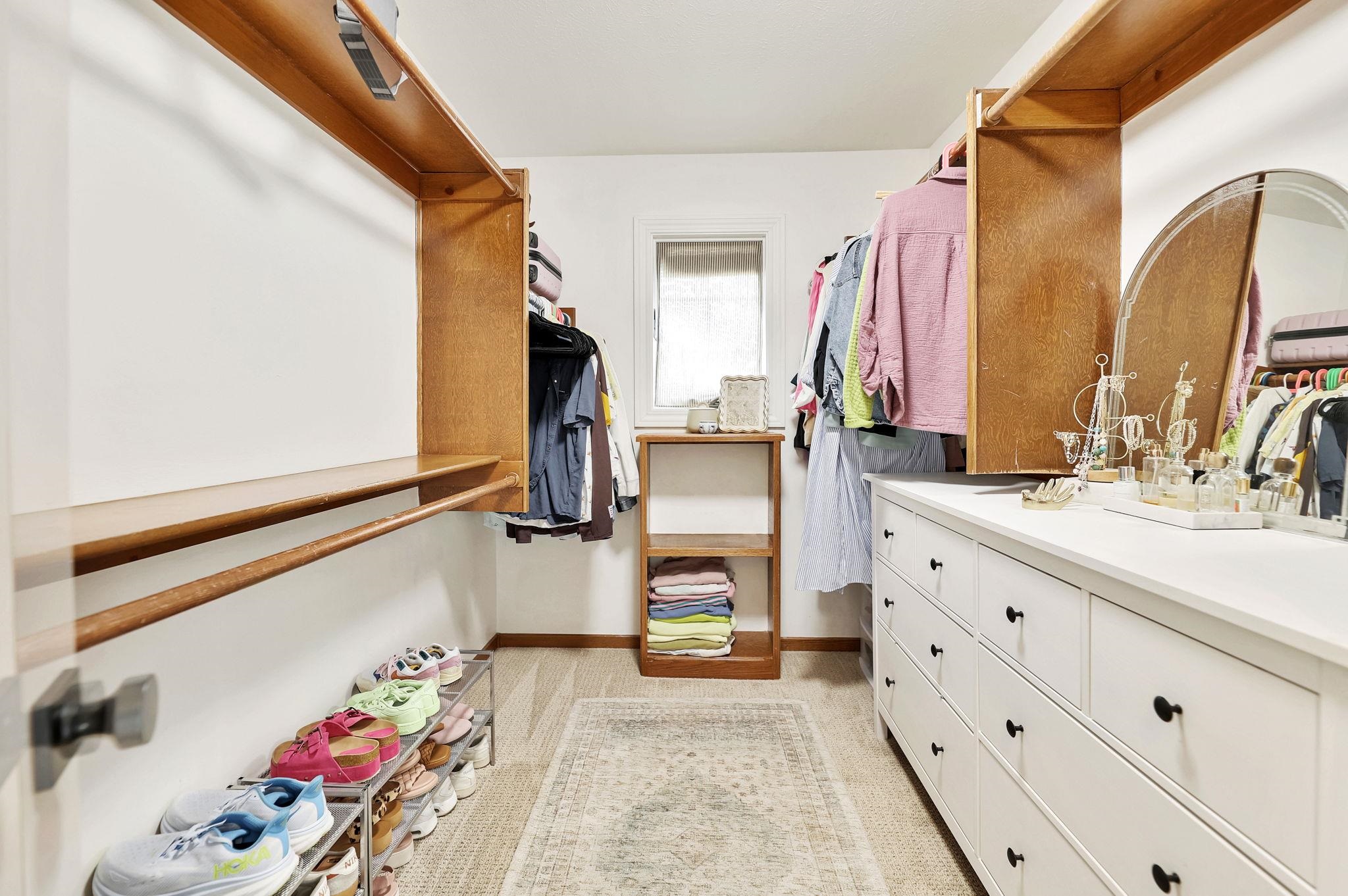 Wichita, Kansas 67226, United States, 5 Bedrooms Bedrooms, ,4 BathroomsBathrooms,Residential,Pending,57653