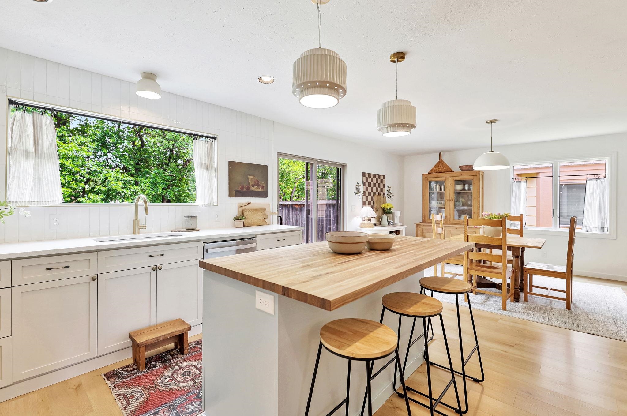 Wichita, Kansas 67226, United States, 5 Bedrooms Bedrooms, ,4 BathroomsBathrooms,Residential,Pending,57653